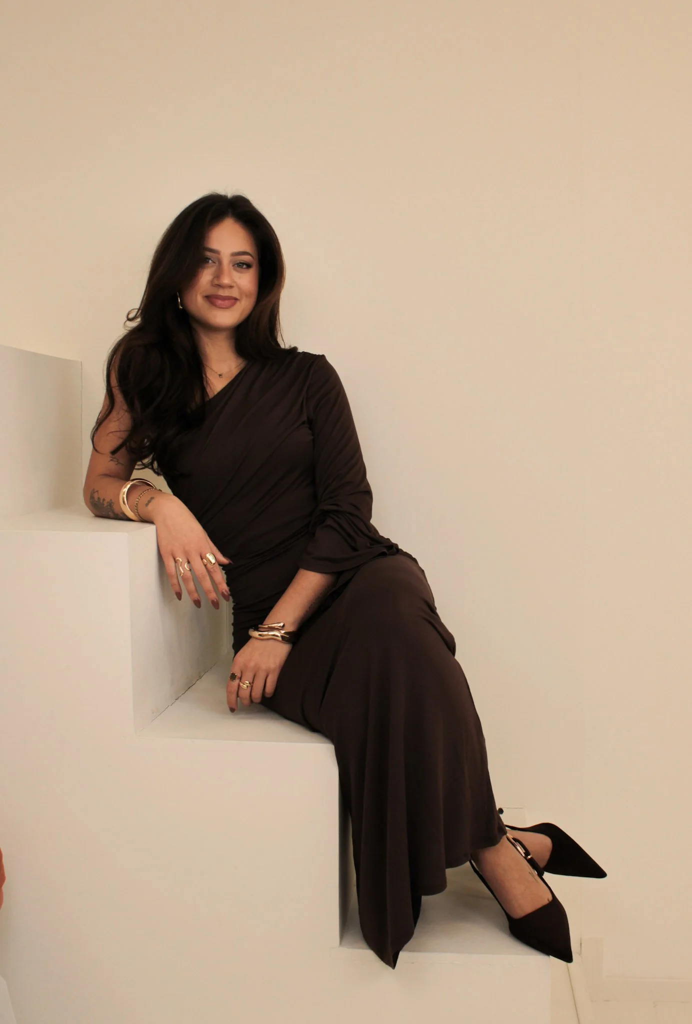 Portrait of Eva Imeliana, bridal and special occasion makeup artist based in the Netherlands and Italy.