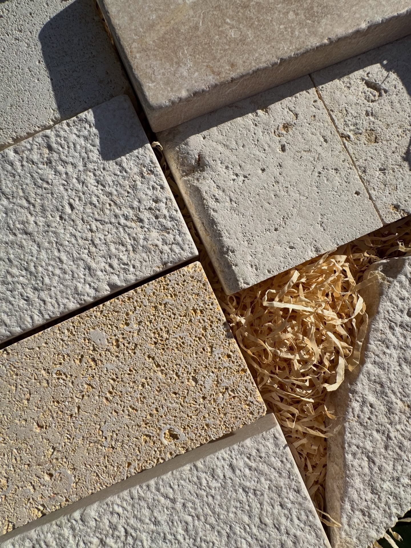 Care package from our friends at @gathercoaustralia - The experts in all things natural materials 🙌🏼

A curated selection of textured limestone and marble, across a range of tones and finishes.