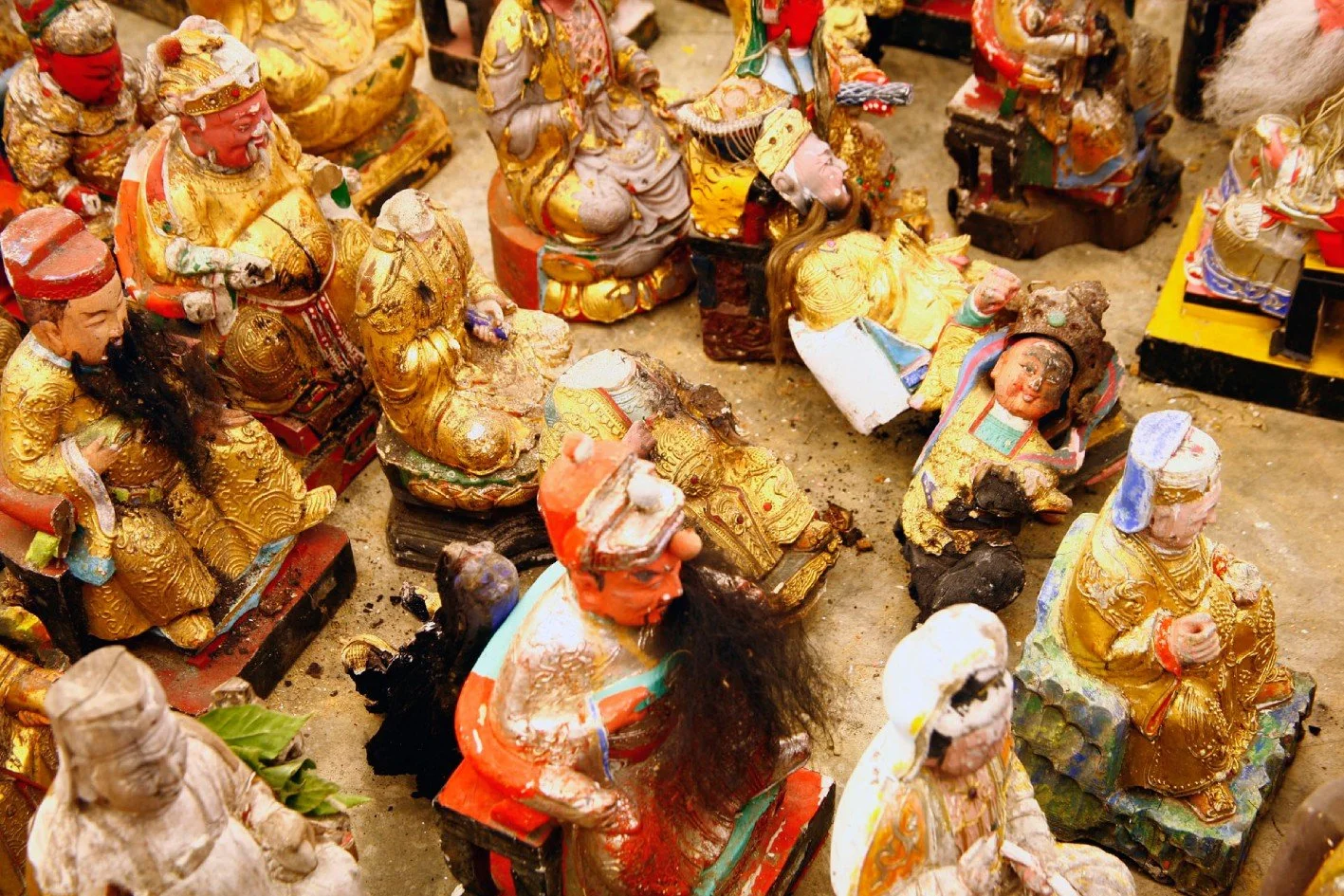 彭弘智 Hung-Chih Peng / 神明收容所 God Pound