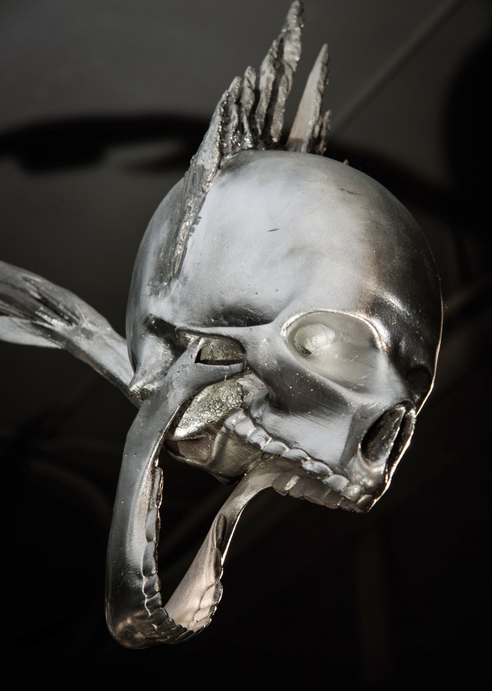 成龍成鳳 Transformation into Dragon and Phoenix / Aluminum / Dragon: 132 x 141 x 160 cm / Pheonix:244 x 143 x 135 cm / 2018
