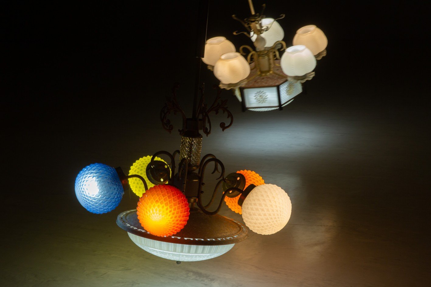 彭弘智 Hung-Chih Peng / 開光的吊燈 Consecrated Chandelier