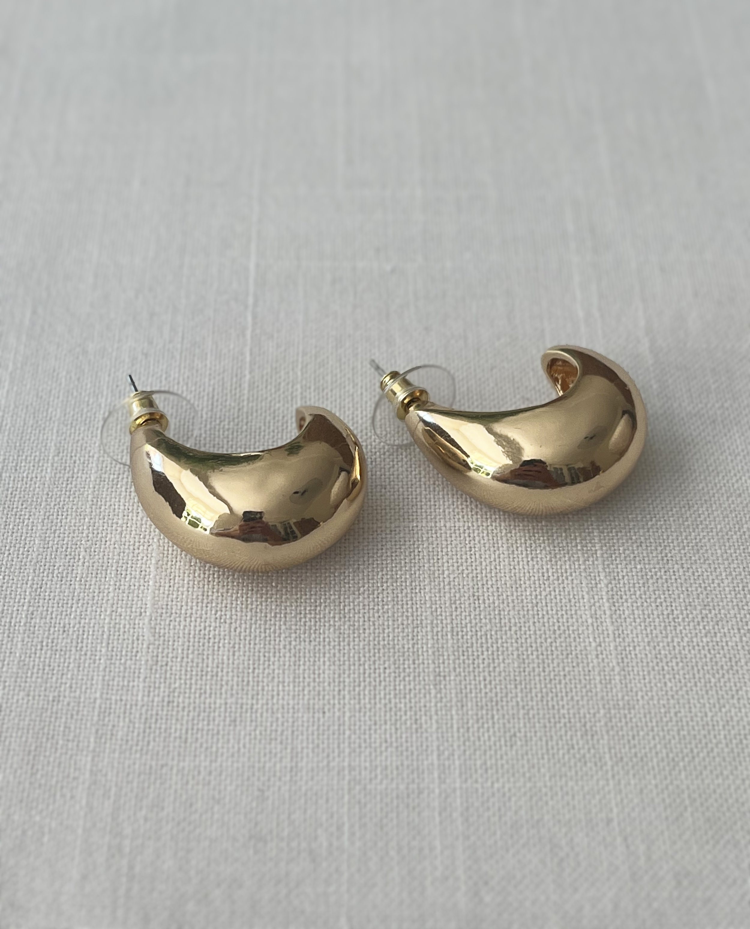 RETRO GOLD CRESENT HALF HOPPED EARRINGS ANGELED BACK VIEW.jpg