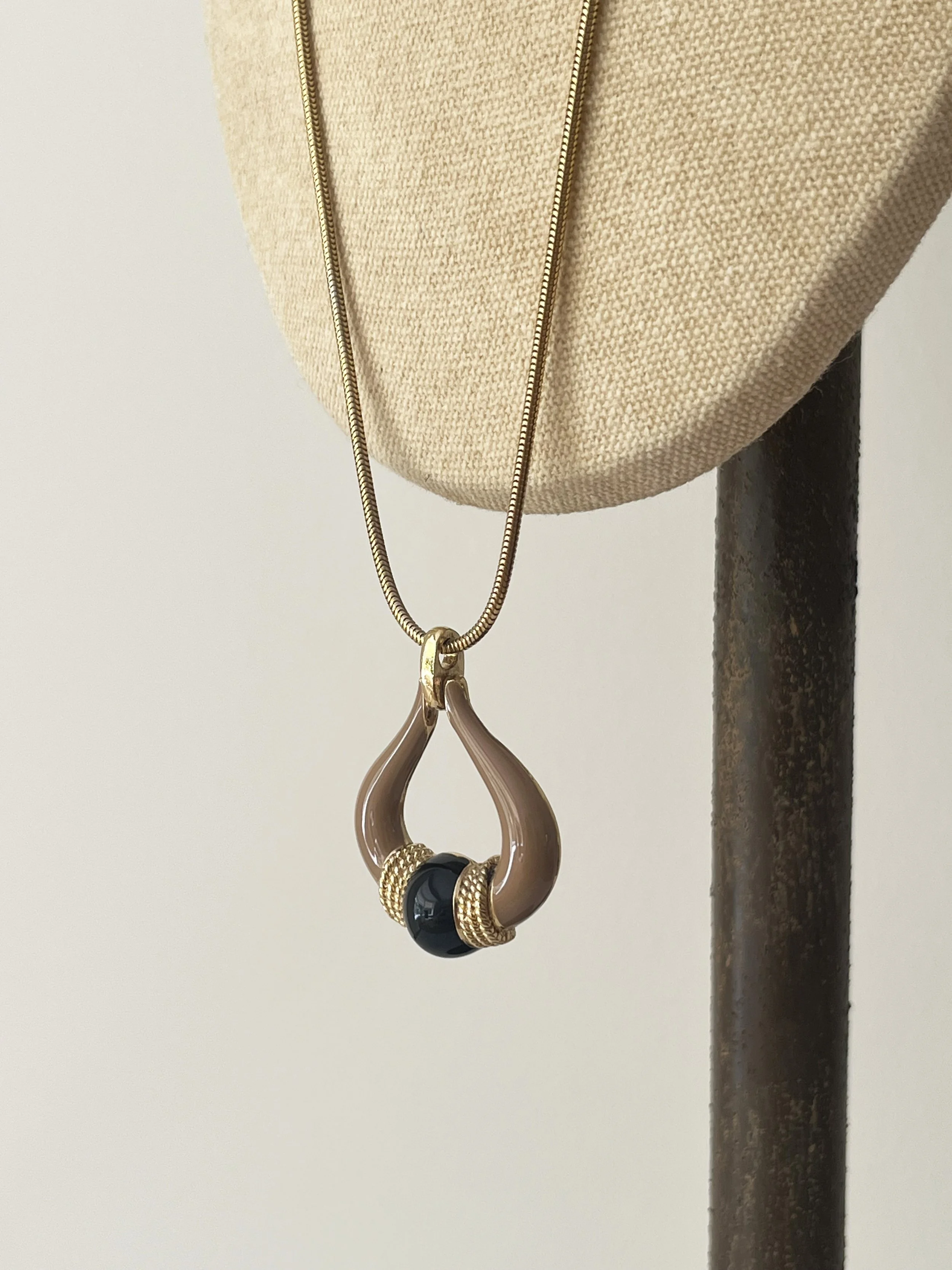 1970/80s Long Teardrop Pendant Necklace