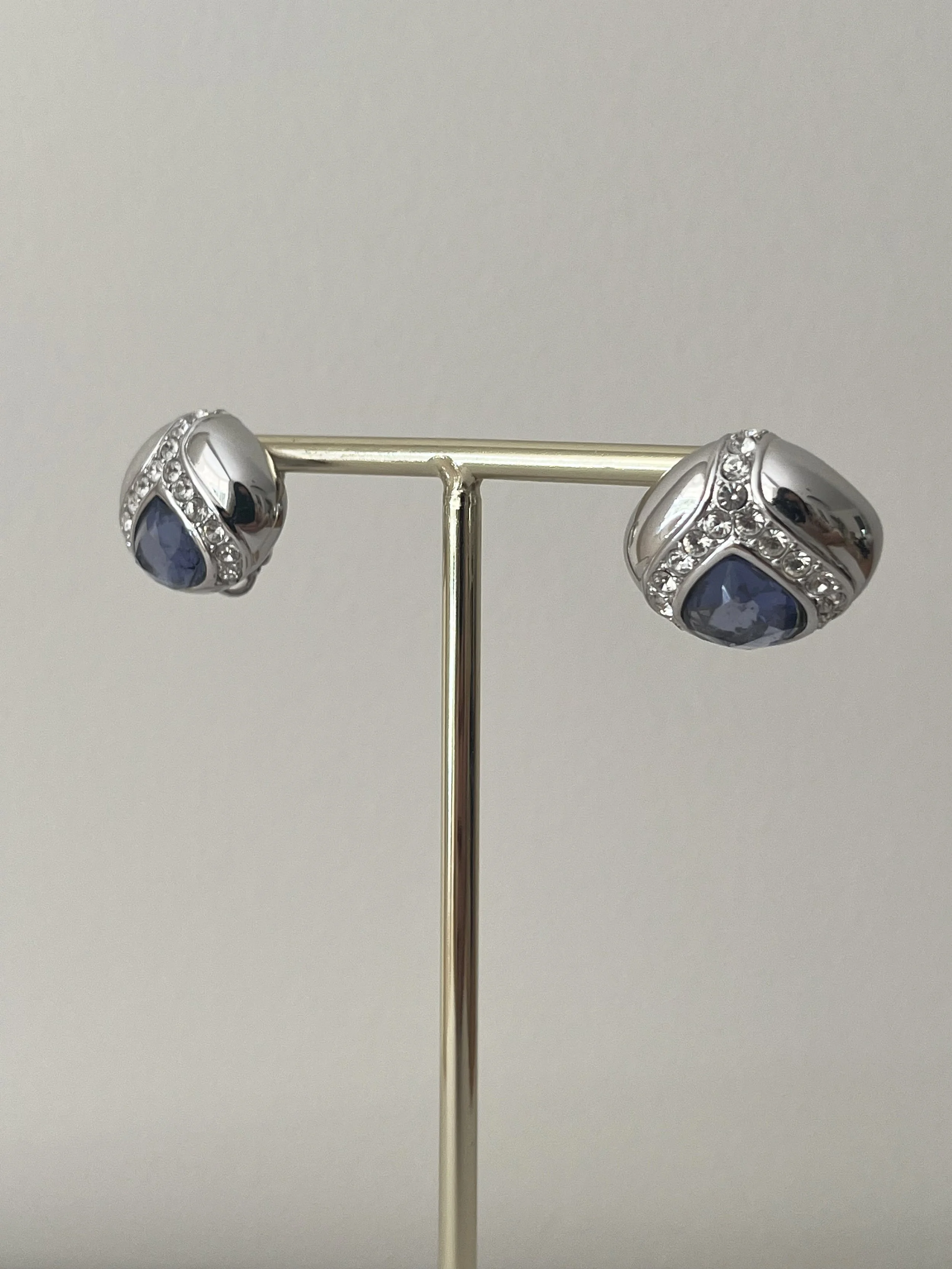 1990s JOAN RIVERS SILVER AND PURPLE CLIP-ON EARRINGS FRONT DETAIL.jpeg