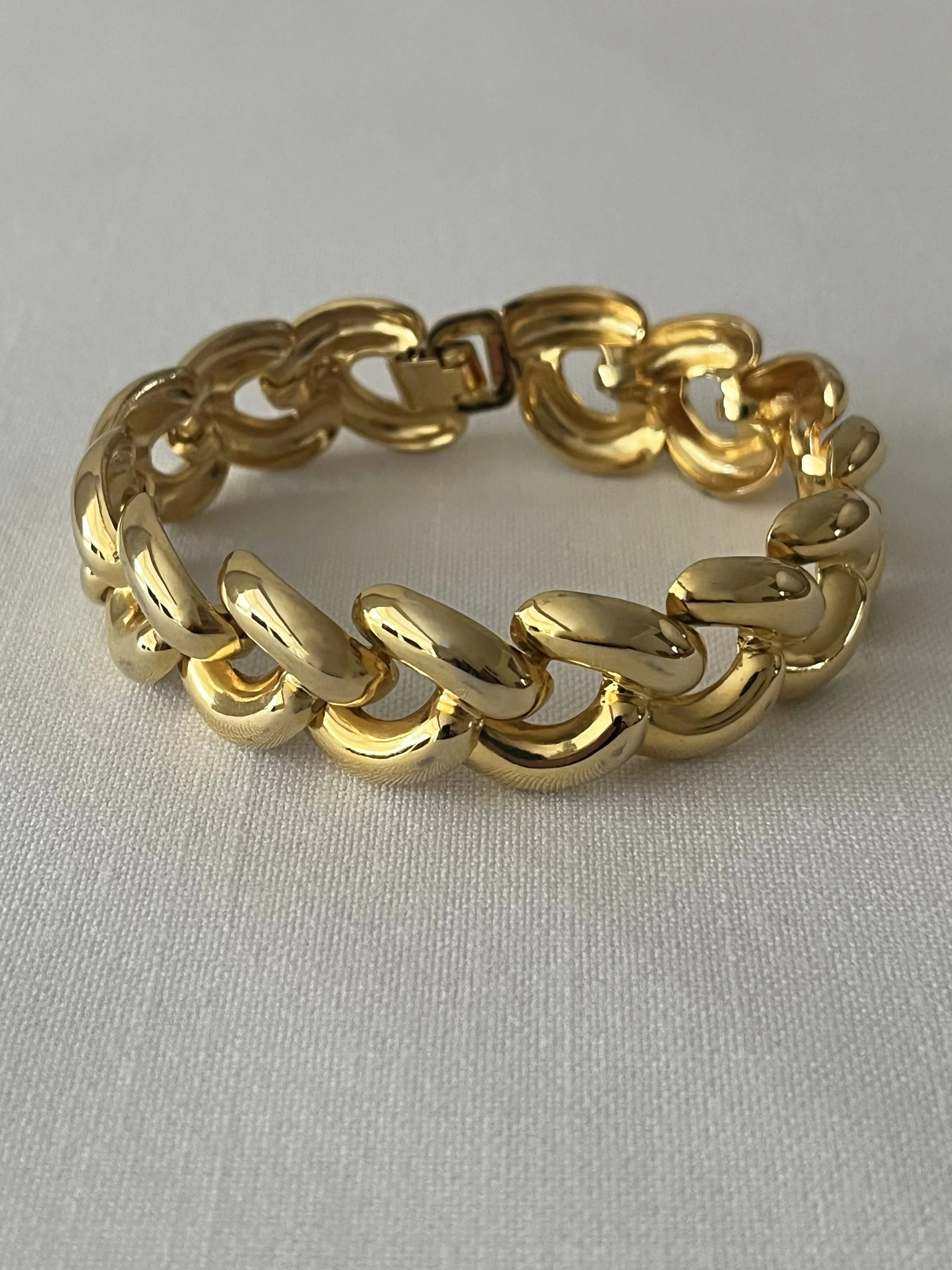 1980s Gold Curb Chain Bracelet