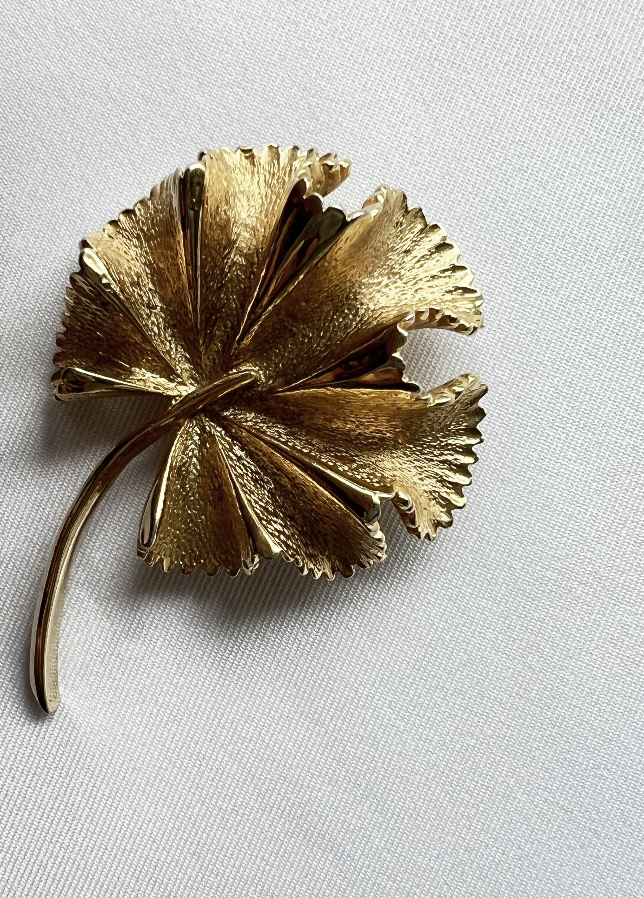 1950s Gold Flower Brooch