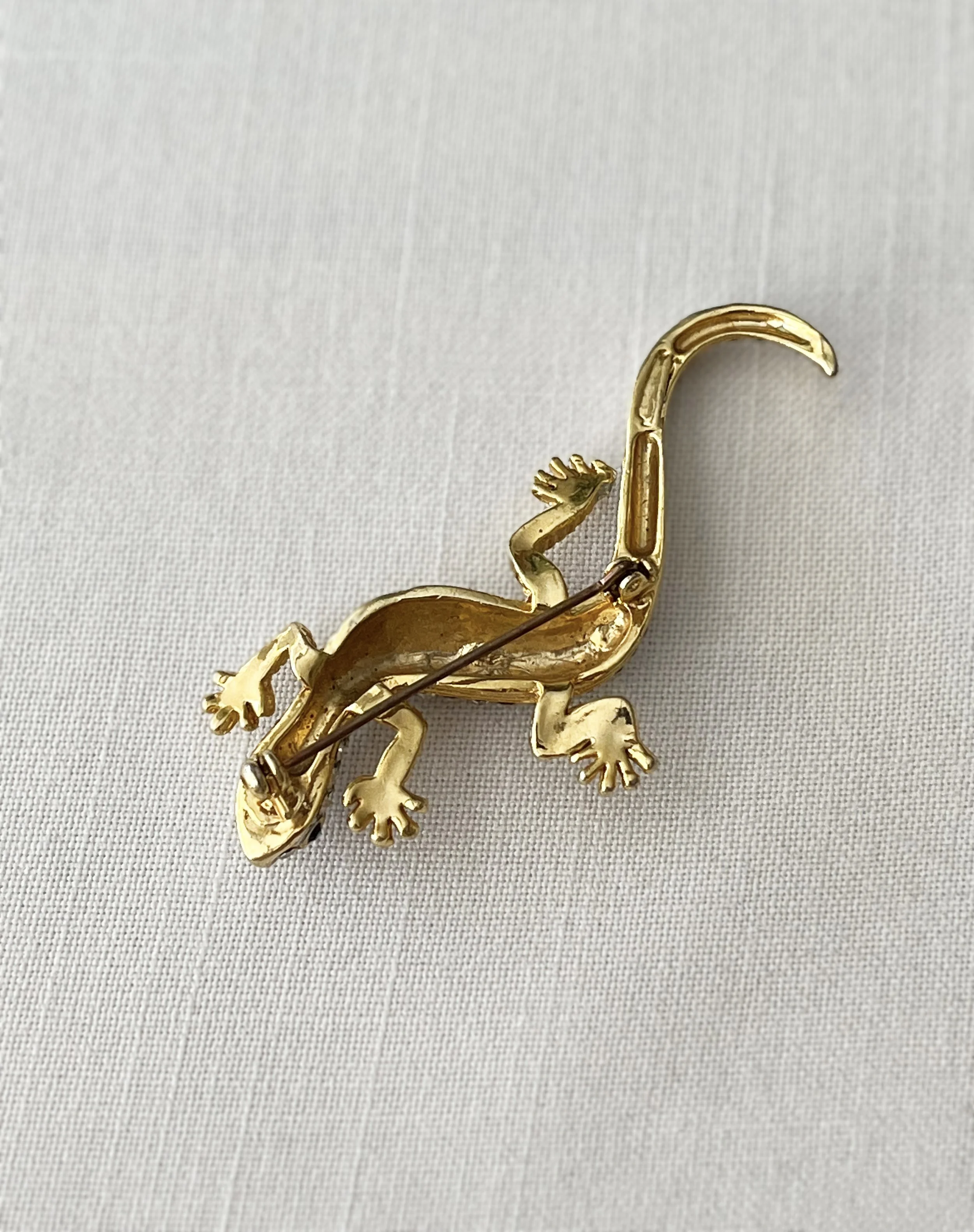 1980s GOLD-PLATED RHINESTONE LIZARD BROOCH REVERSE.jpeg