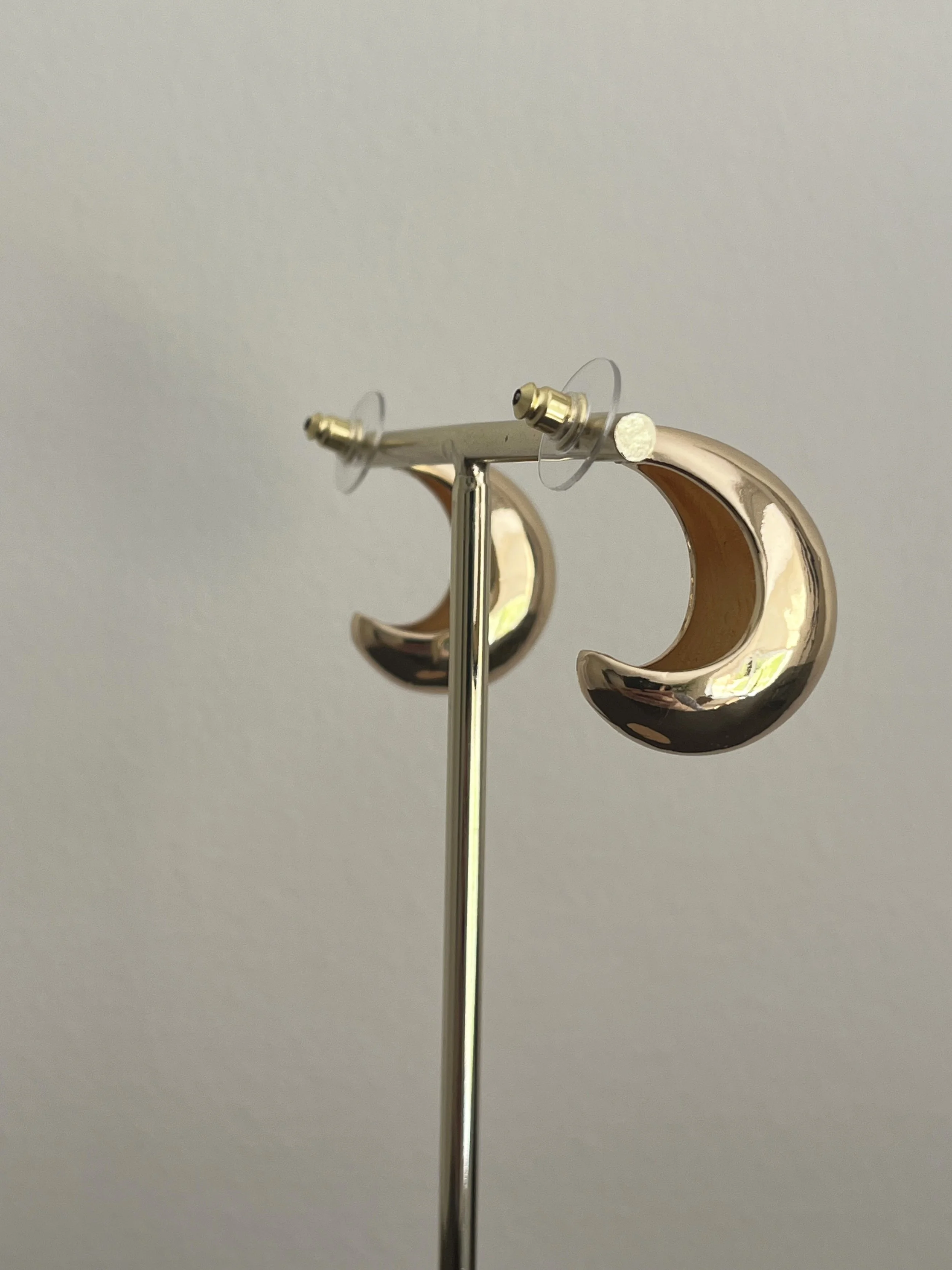 RETRO GOLD CRESENT HALF HOPPED EARRINGS SIDE VIEW.jpg