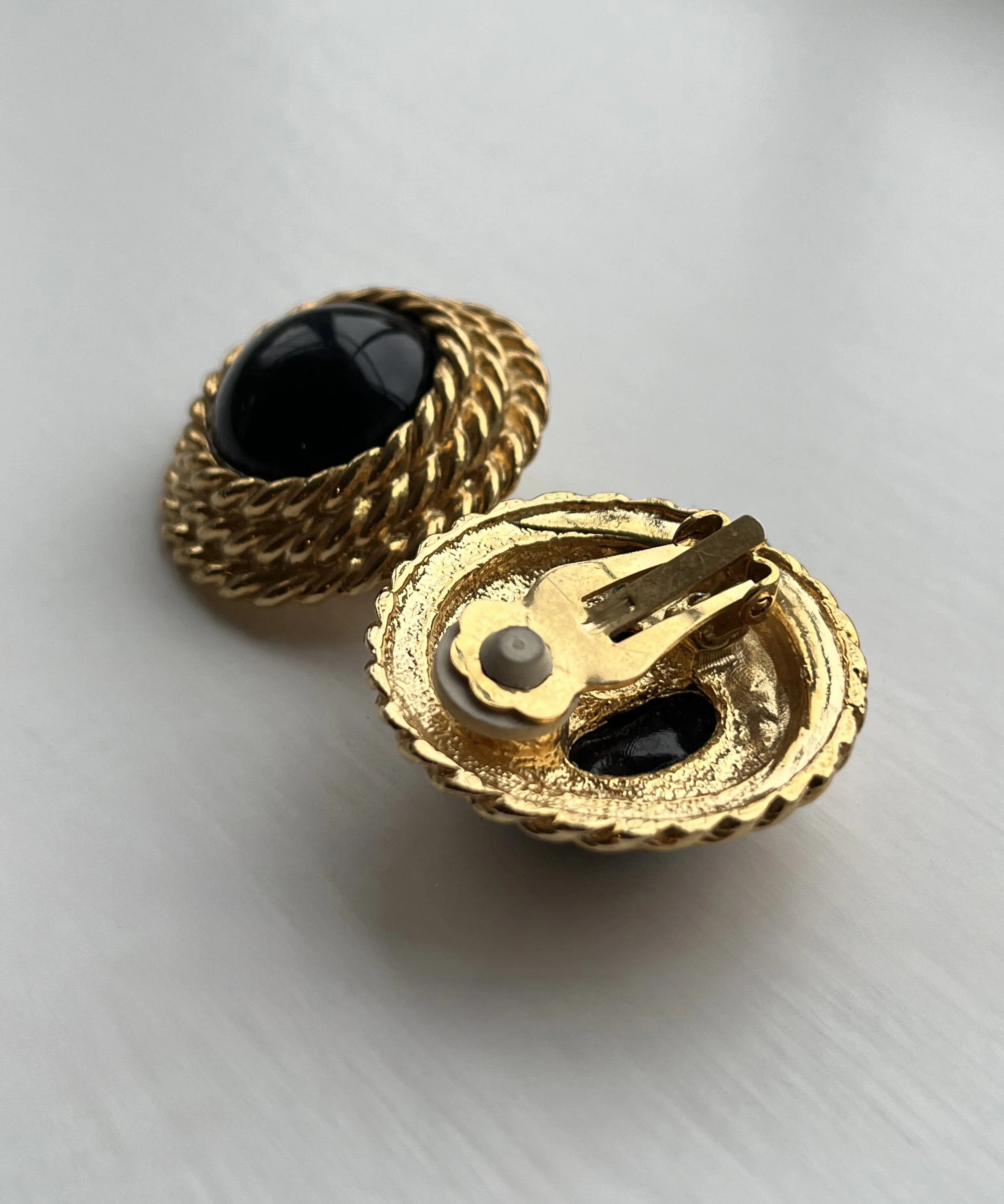 Diana Black Clip-Ons