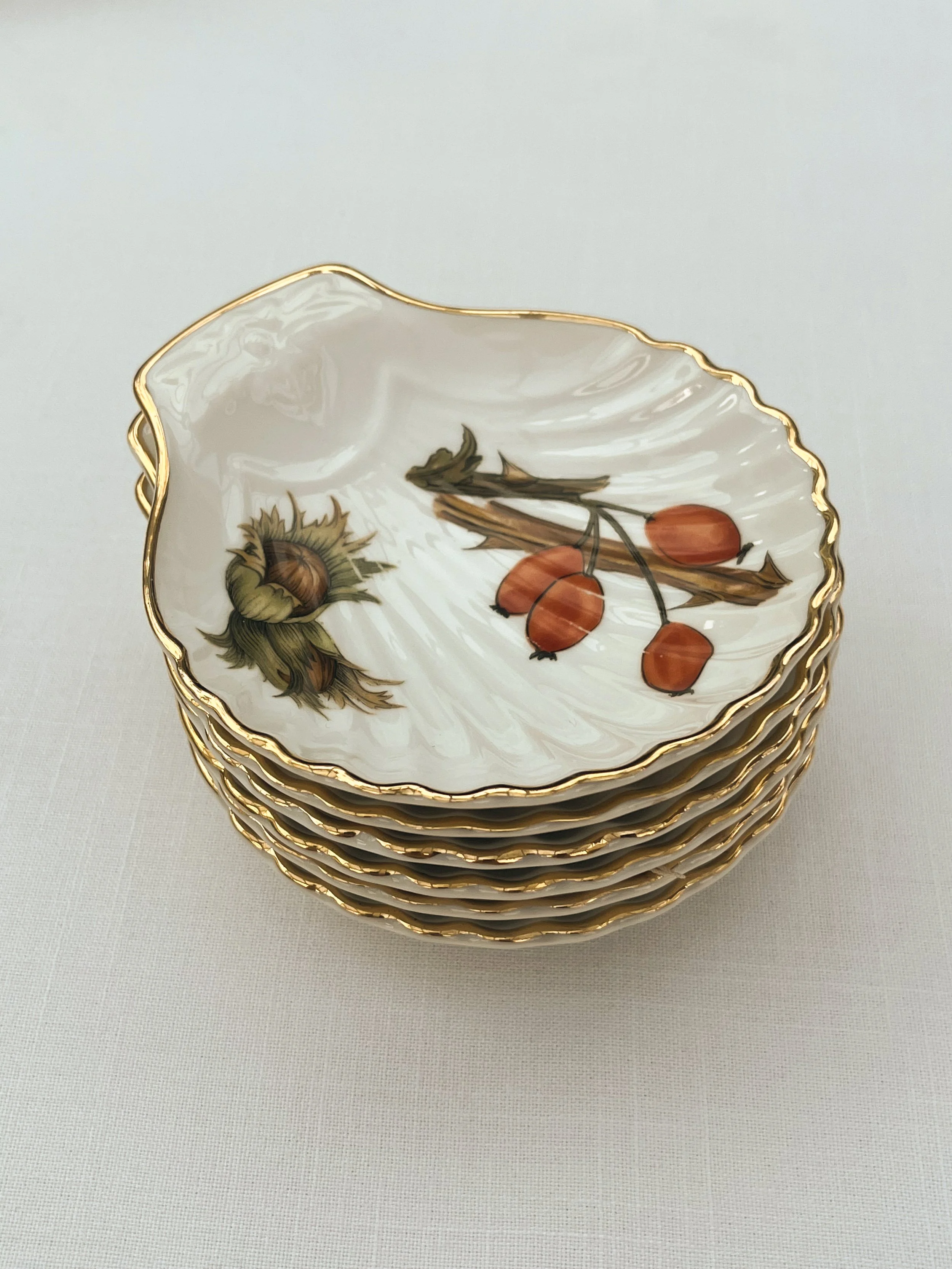 1960s ROYAL WORCESTER .jpg