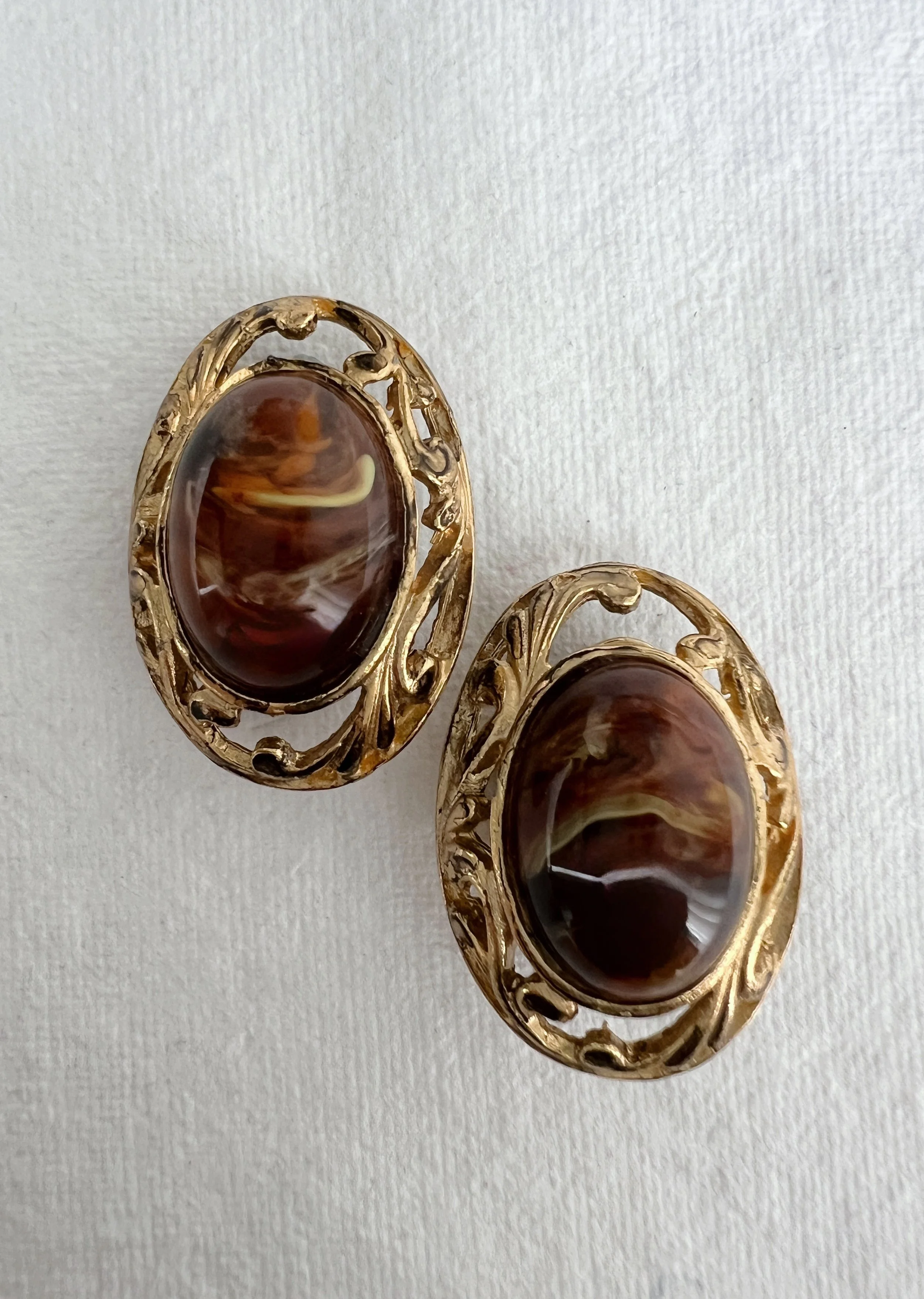 Vintage Oval Brown and Gold Clip-On Earrings