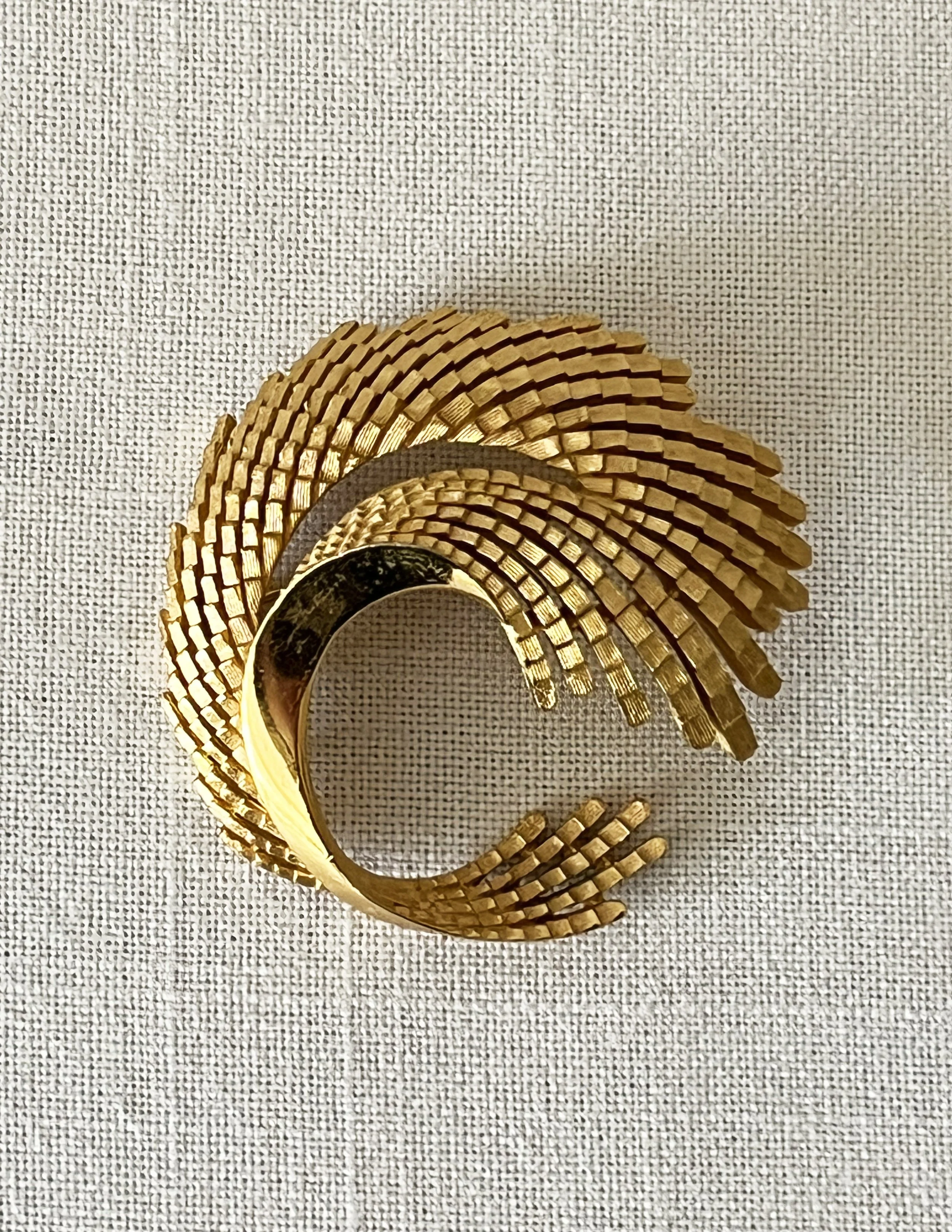 1960s Trifari Wave Brooch
