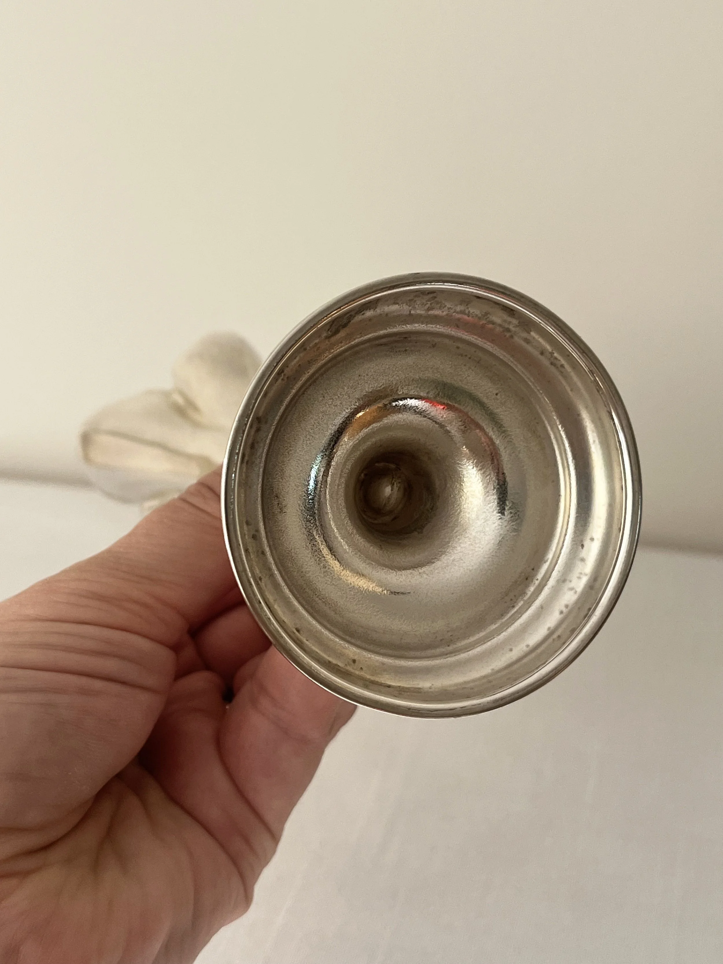 MID-CENTURY ART NOUVEAU SILVER BUD VASE BASE CLOSE UP.jpeg