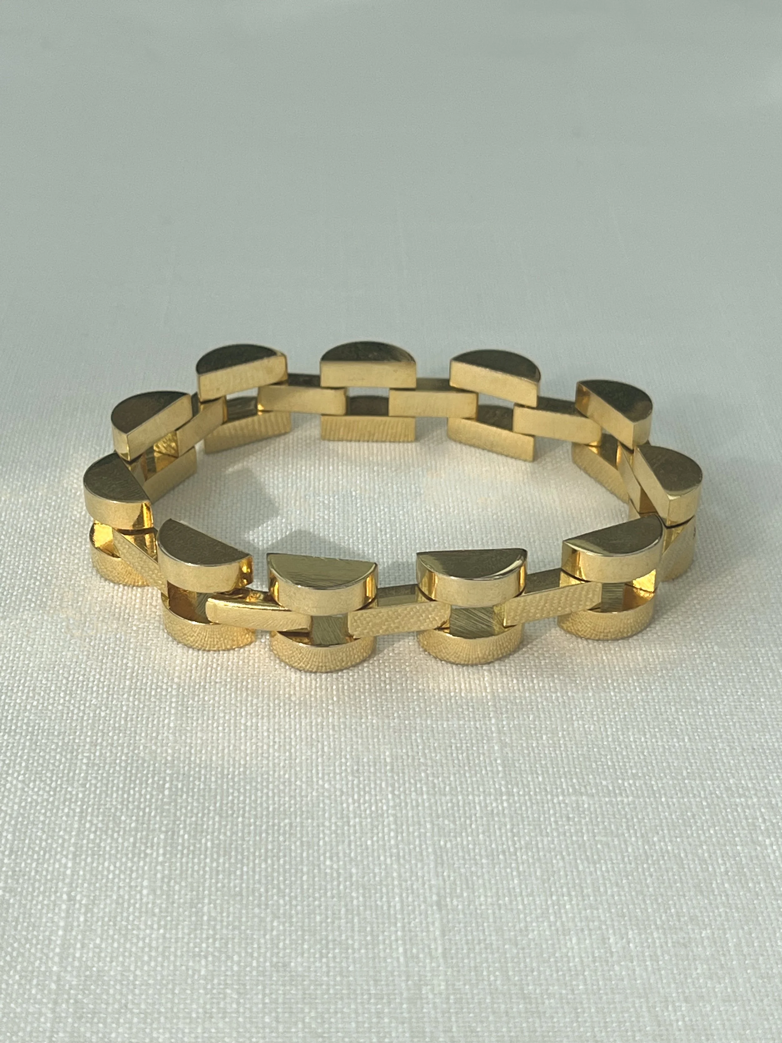 1970s TRIPLE LINK GOLD BRACELET.jpeg