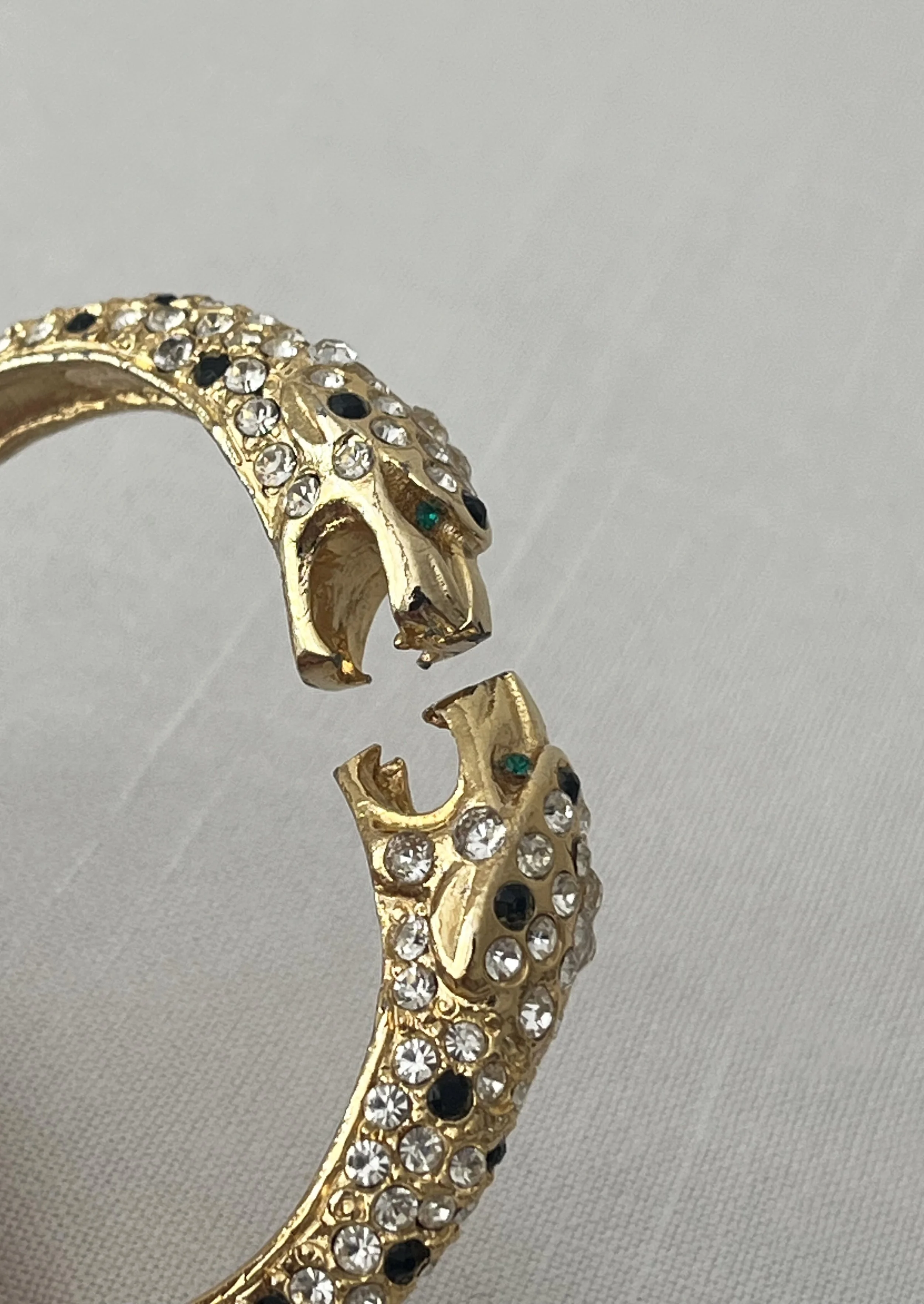 1960s KENNETH JAY LANE DOUBLE LEOPARD BANGLE CLOSE UP.jpg