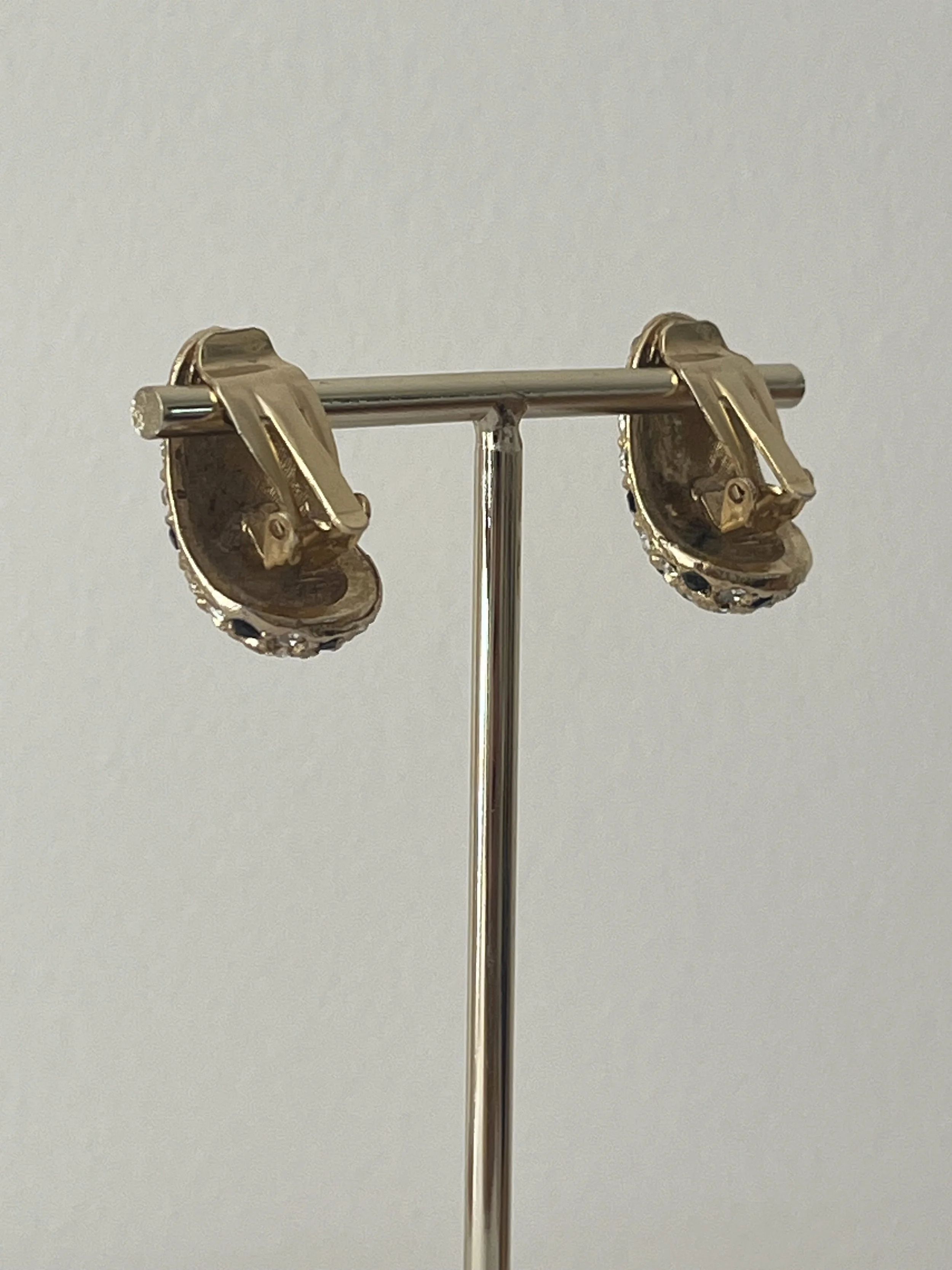 1990s KENNETH JAY LANE RHINESTONE CLIP-ON EARRINGS BACK CLIP.jpeg