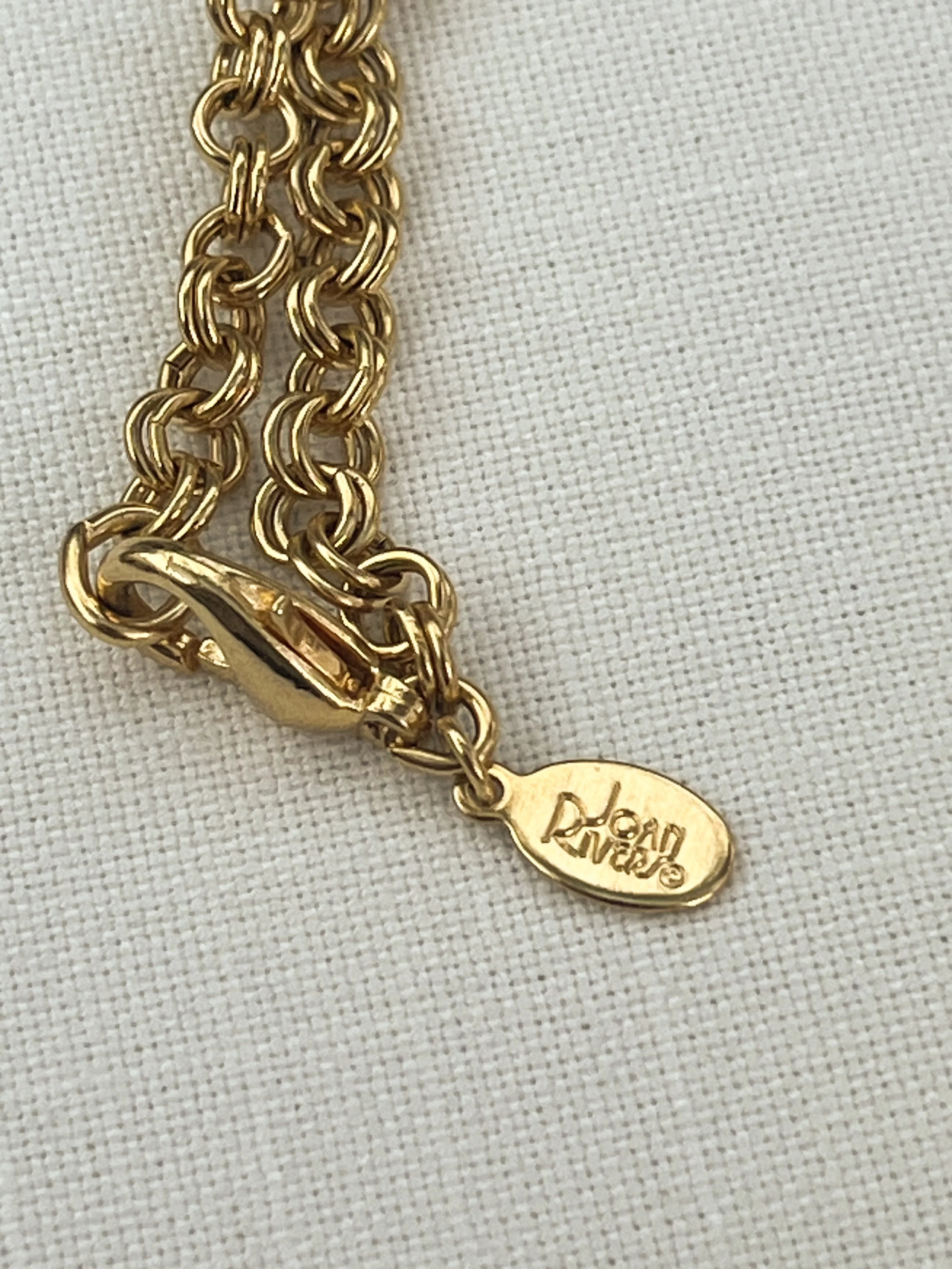 1990s JOAN RIVERS POCKET PENDANT NECKLACE FASTENING CLOSE UP.jpeg