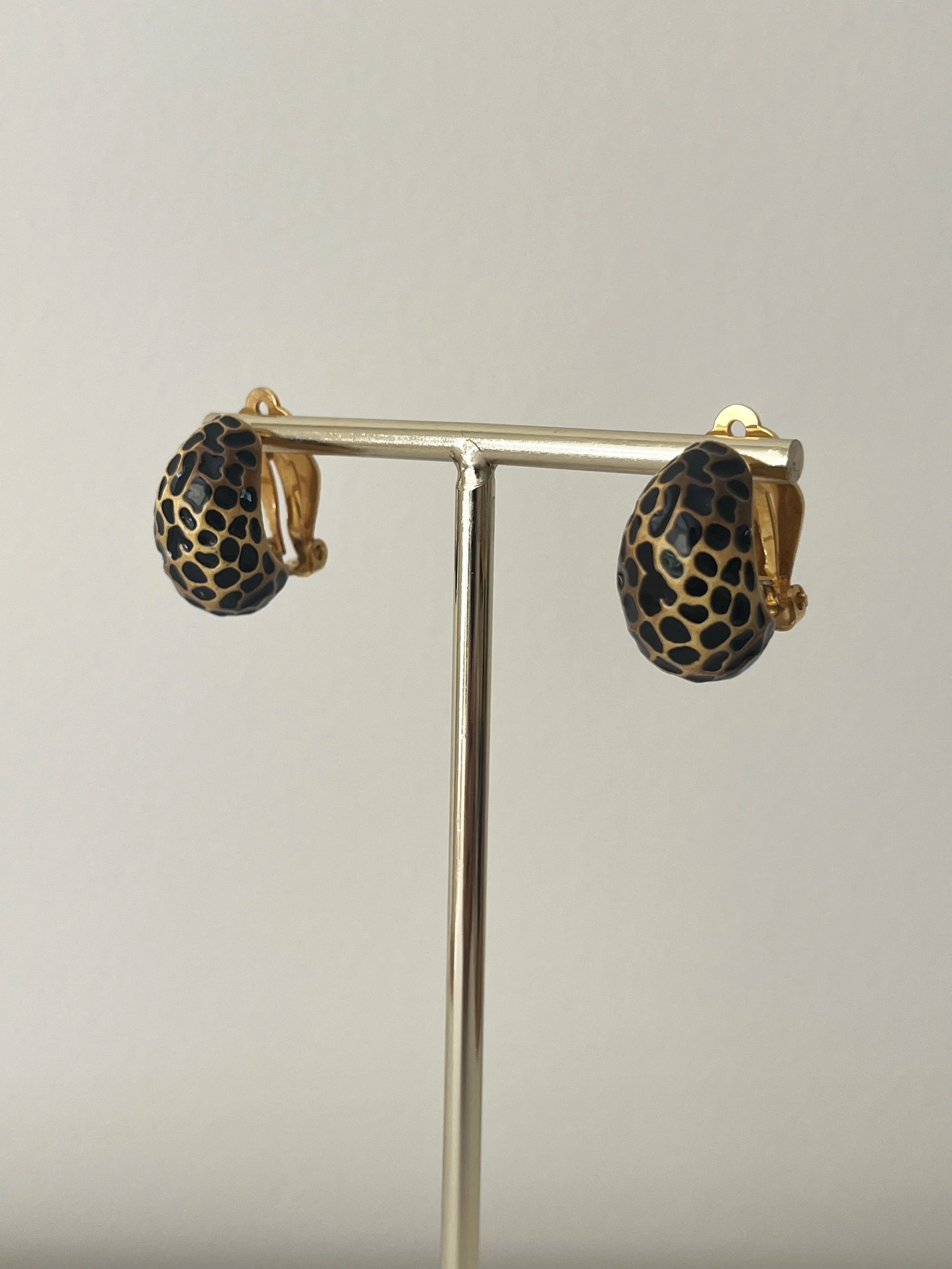 1990s KENNETH JAY LANE ANIMAL PRINT ENAMEL DOME CLIP-ON EARRINGS.jpeg