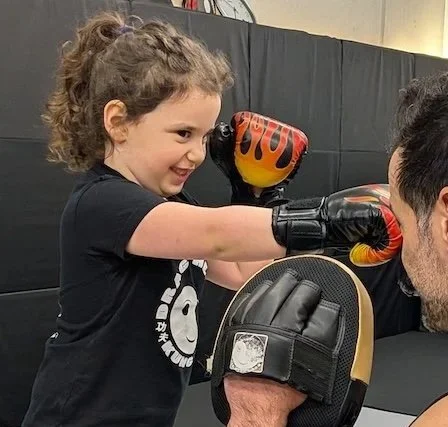 A tough girl boxing - Dragon Heart Kung Fu