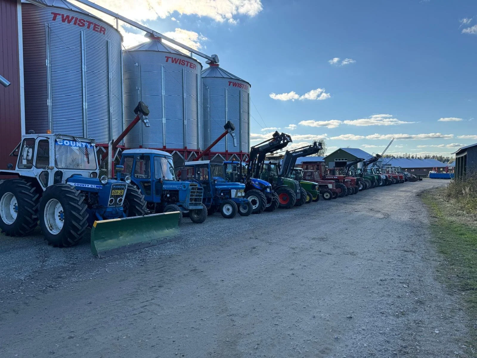 Maatalouskoneiden osto ja myynti