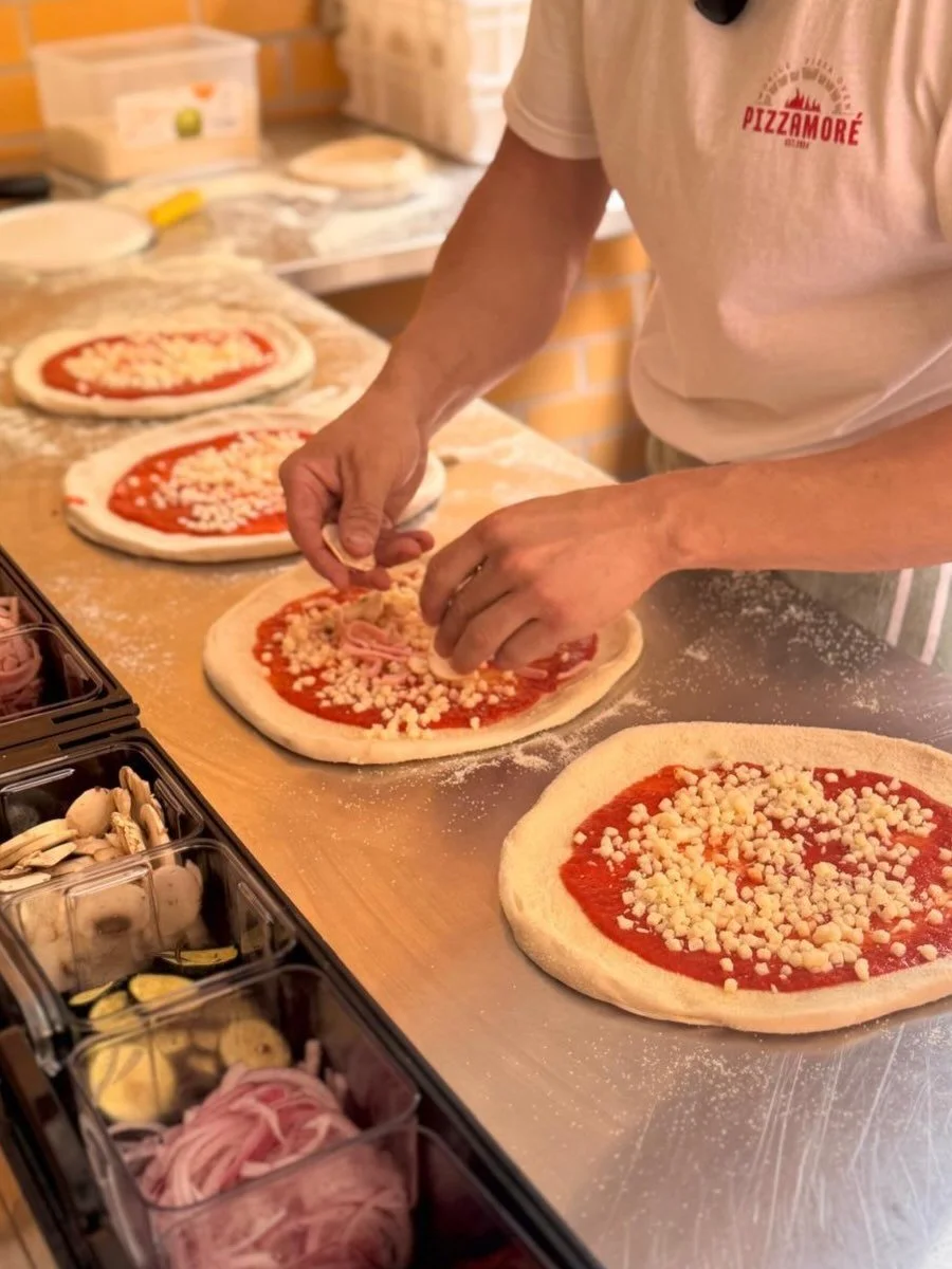 Such a pleasure making pizza for Asia&rsquo;s 11th birthday! 🎉🍕
Wood-fired pizzas, big smiles, and the happiest birthday vibes for an awesome kids&rsquo; party 🔥✨