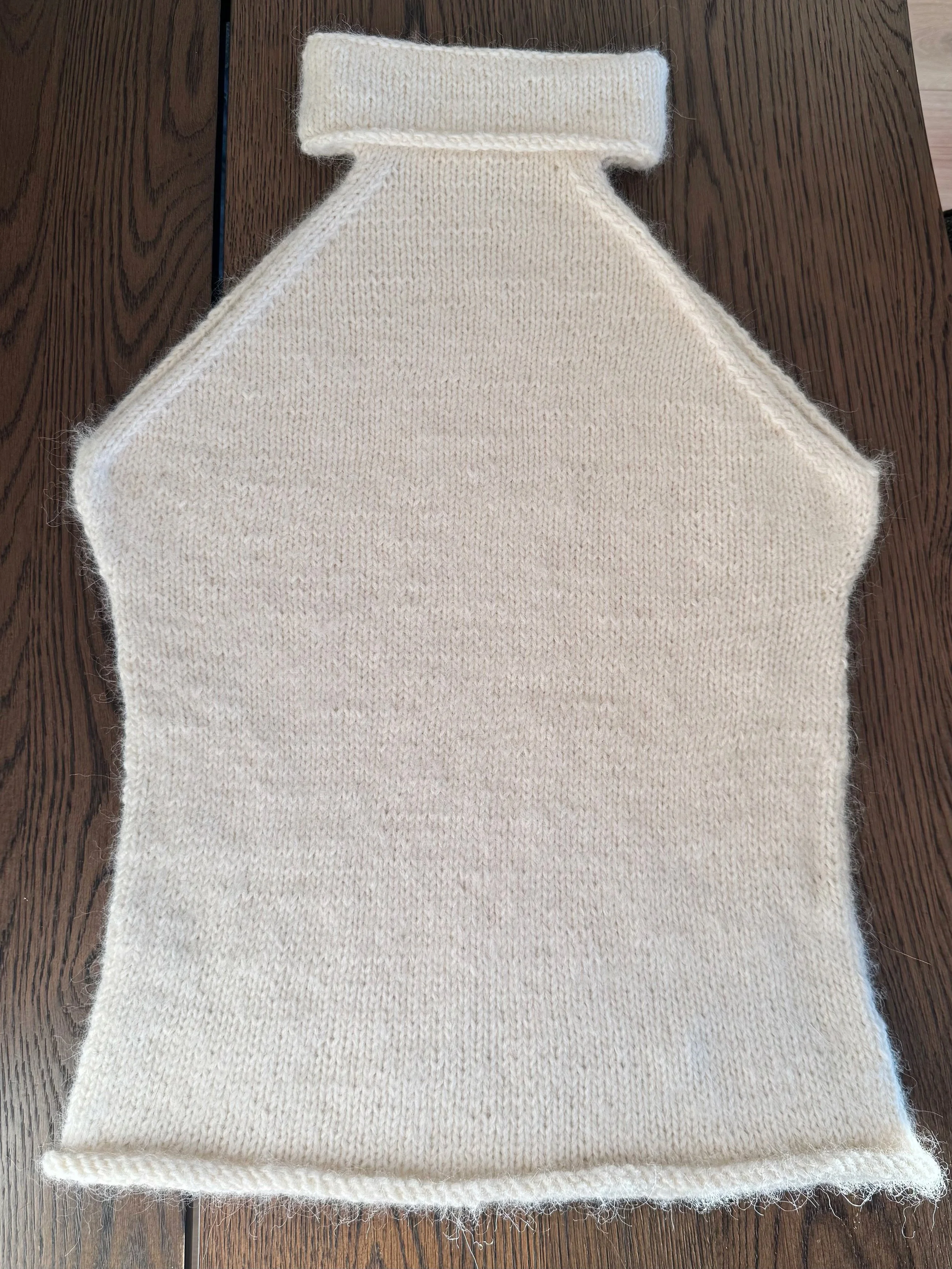 Noelle sleeveless turtleneck - English pattern