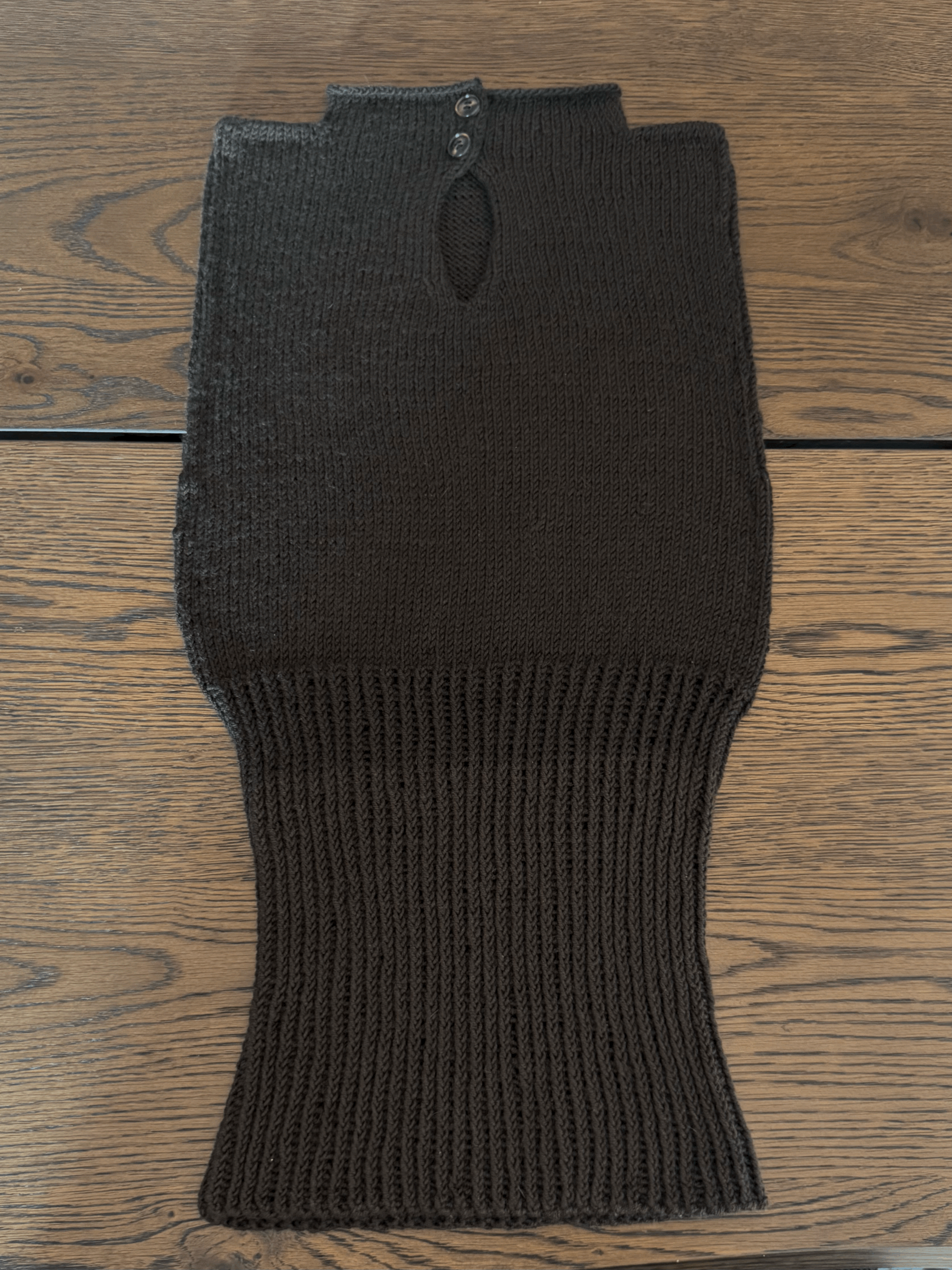 Maggie Sleeveless Keyhole Top - English pattern