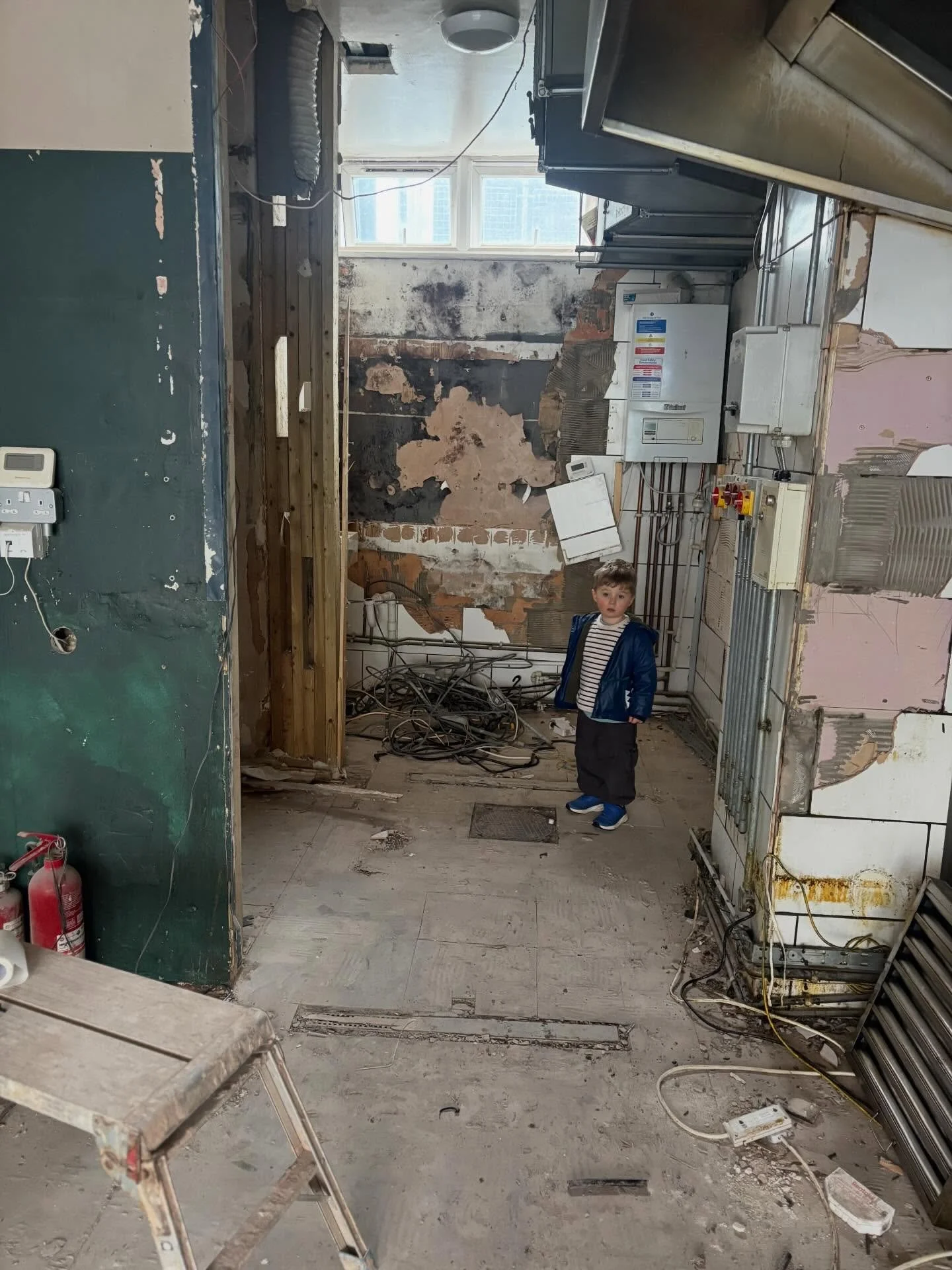 SITE VISIT

Where&rsquo;s the restaurant?
What&rsquo;s that hole?
Why does it smell like a skunk?
Where do the people eat?
Why is there a fox in the toilet?

All questions will be answered in good time.

Meanwhile we&rsquo;re cooking @patio______ fro