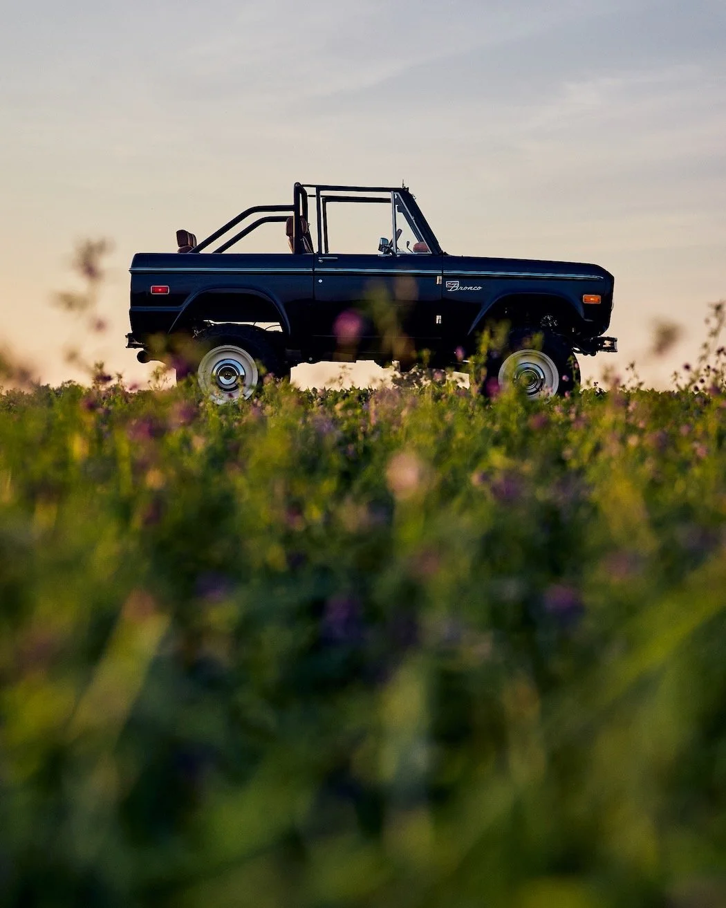 Navy-Coyote-Bronco_With-Trim_61.jpeg