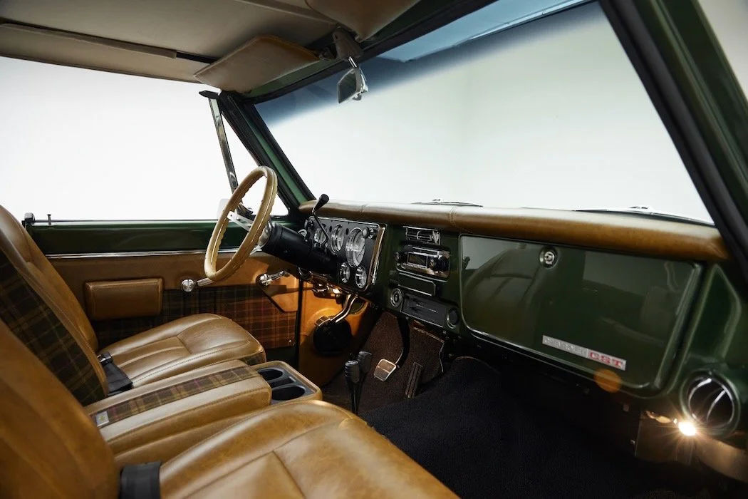 Chevy_K5_GreenTan_169.jpeg
