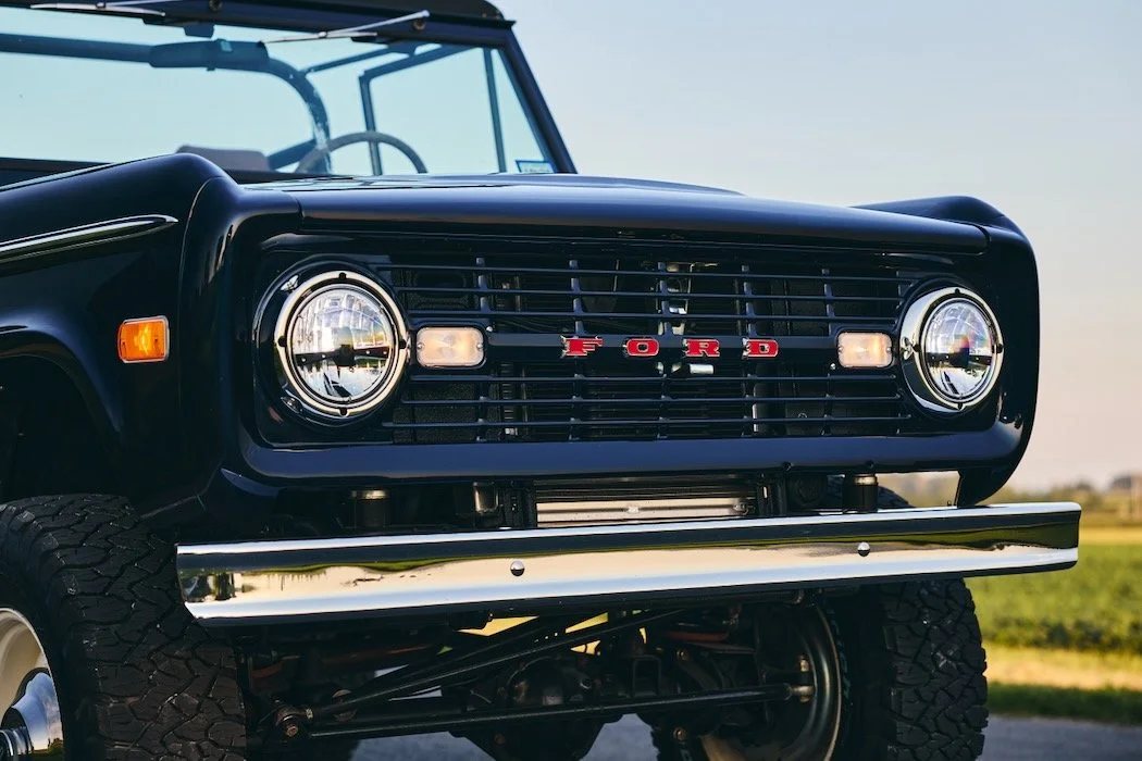 Navy-Coyote-Bronco_With-Trim_38.jpeg
