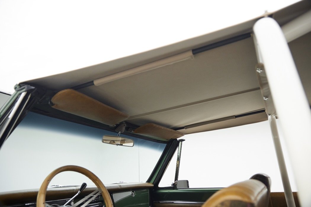 Chevy_K5_GreenTan_165.jpeg