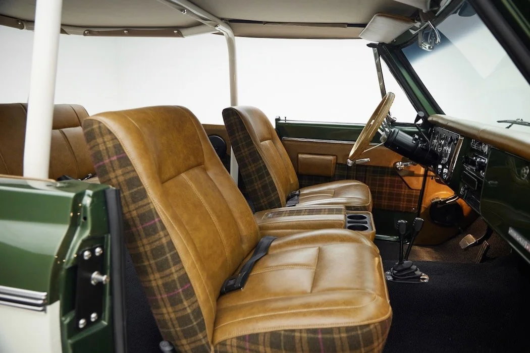 Chevy_K5_GreenTan_144.jpeg