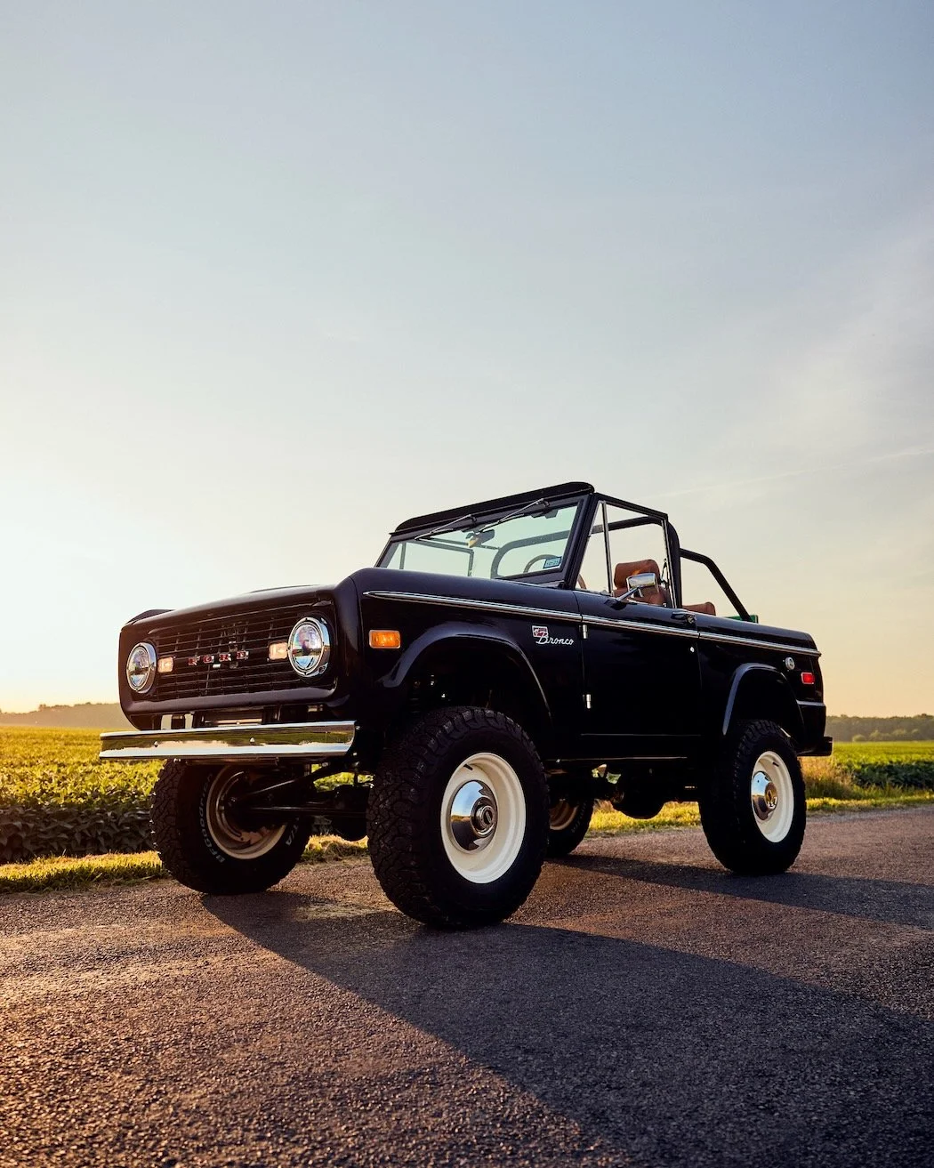 Navy-Coyote-Bronco_With-Trim_53.jpeg
