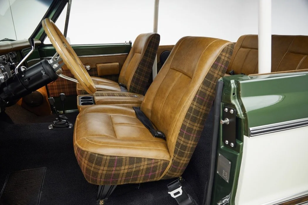 Chevy_K5_GreenTan_145.jpeg