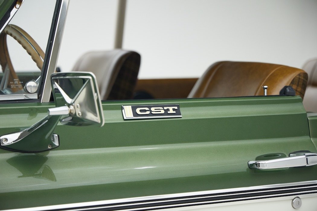 Chevy_K5_GreenTan_126.jpeg