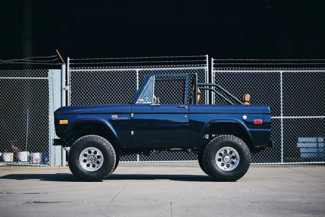 Navy-Coyote-Bronco_No-Trim_31.jpeg
