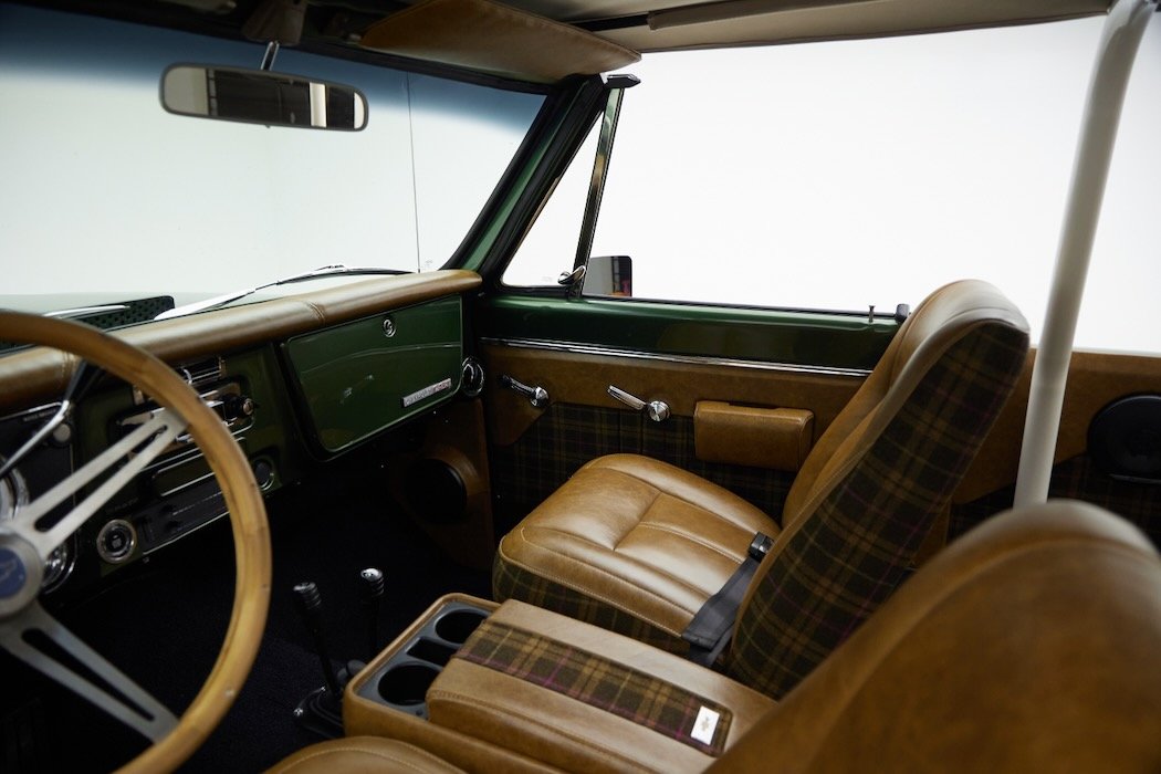 Chevy_K5_GreenTan_164.jpeg