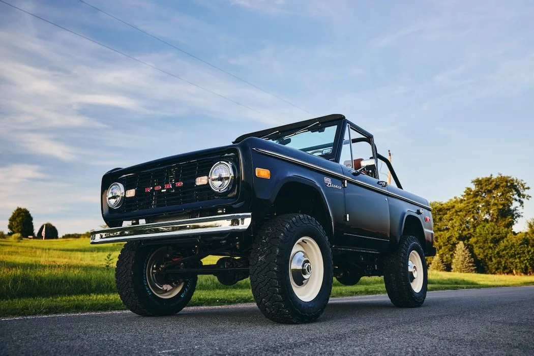 Navy-Coyote-Bronco_With-Trim_41.jpeg