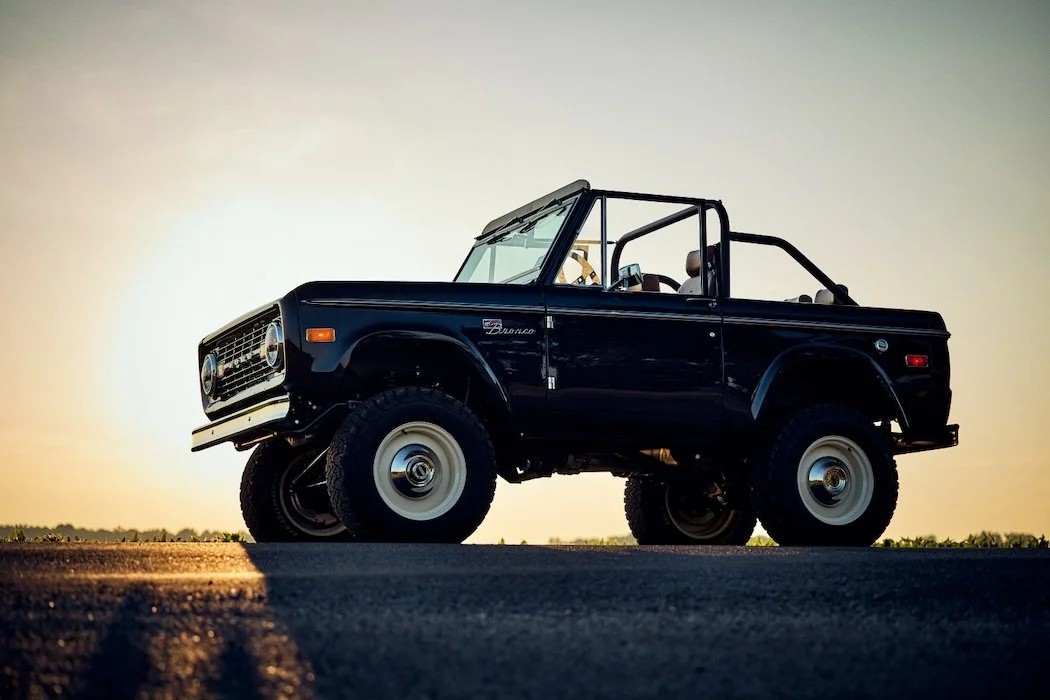 Navy-Coyote-Bronco_With-Trim_48.jpeg