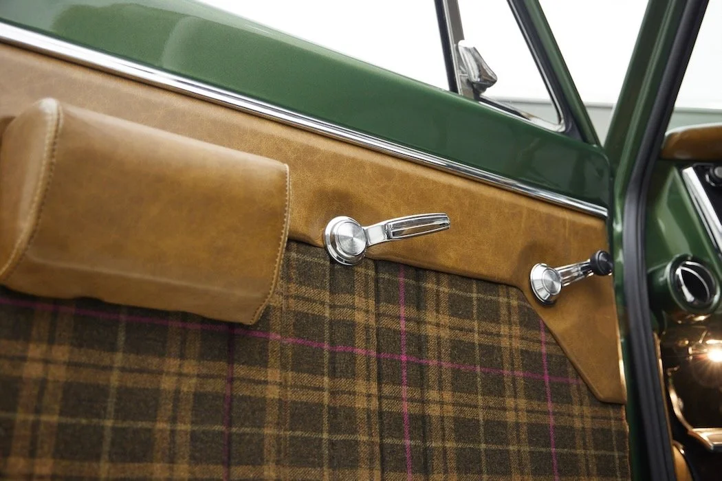 Chevy_K5_GreenTan_159.jpeg
