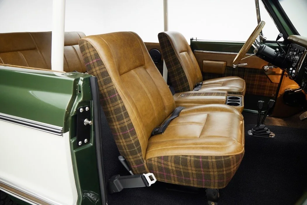Chevy_K5_GreenTan_143.jpeg