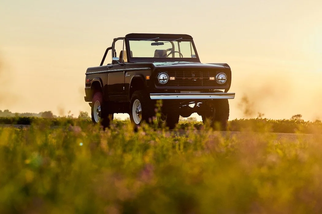 Navy-Coyote-Bronco_With-Trim_57.jpeg