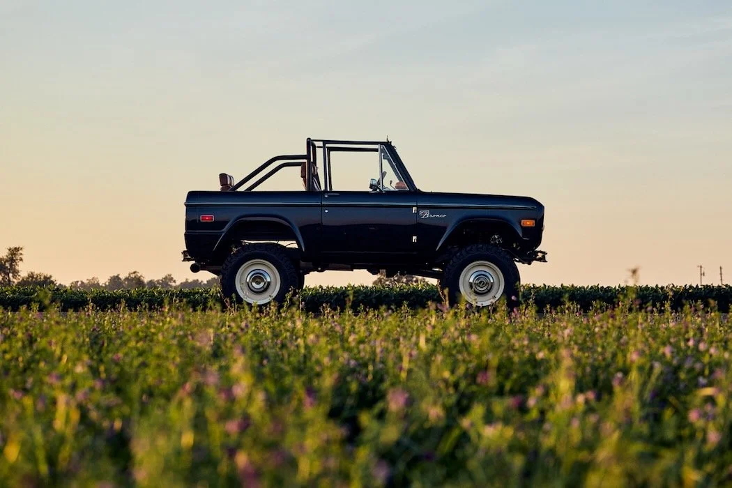 Navy-Coyote-Bronco_With-Trim_59.jpeg