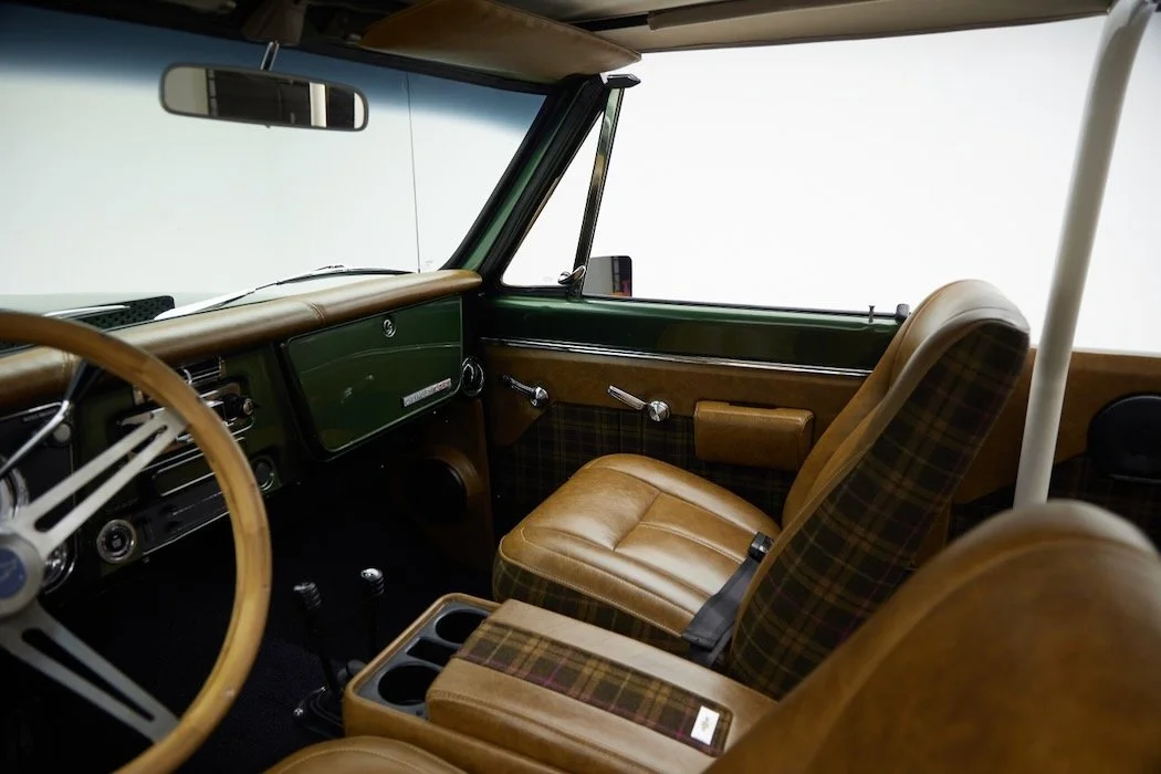 Chevy_K5_GreenTan_164.jpeg