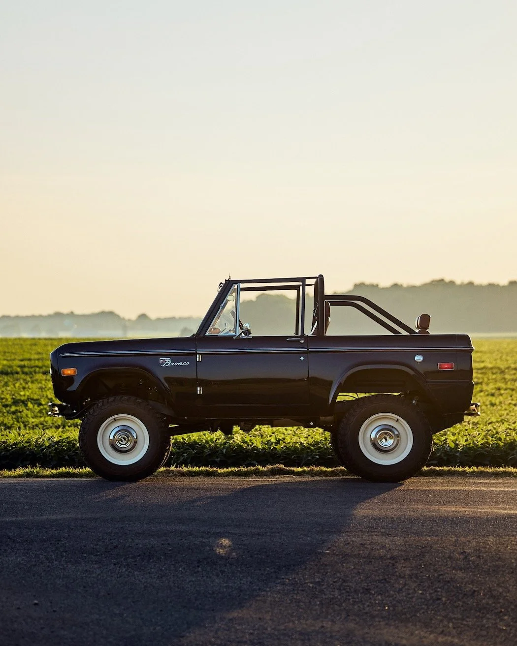 Navy-Coyote-Bronco_With-Trim_43.jpeg