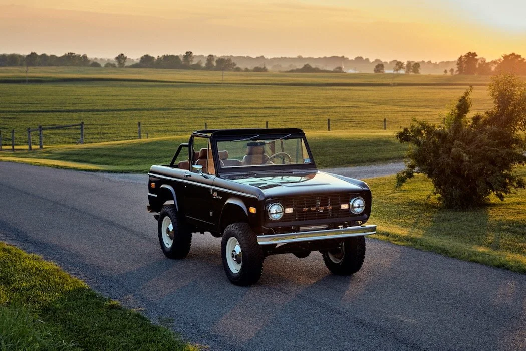 Navy-Coyote-Bronco_With-Trim_69.jpeg