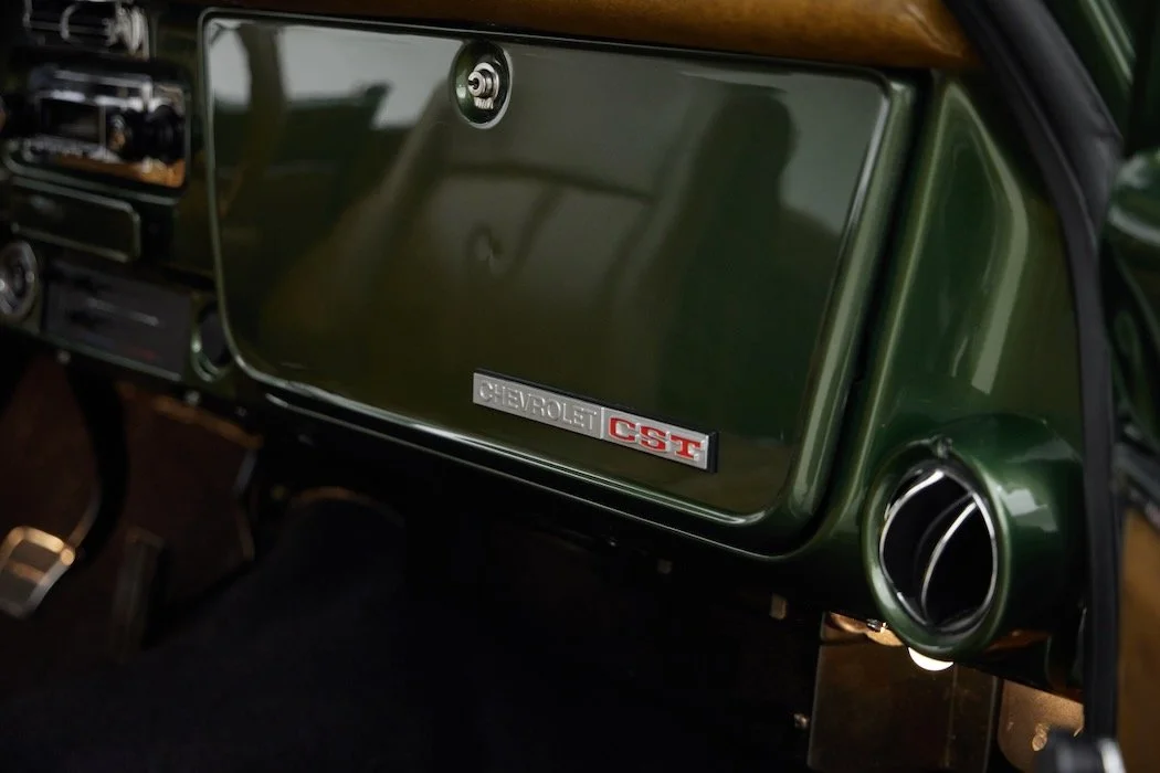 Chevy_K5_GreenTan_170.jpeg