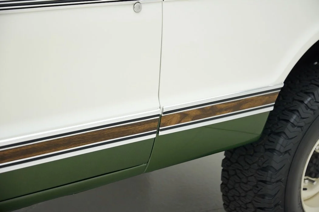 Chevy_K5_GreenTan_127.jpeg