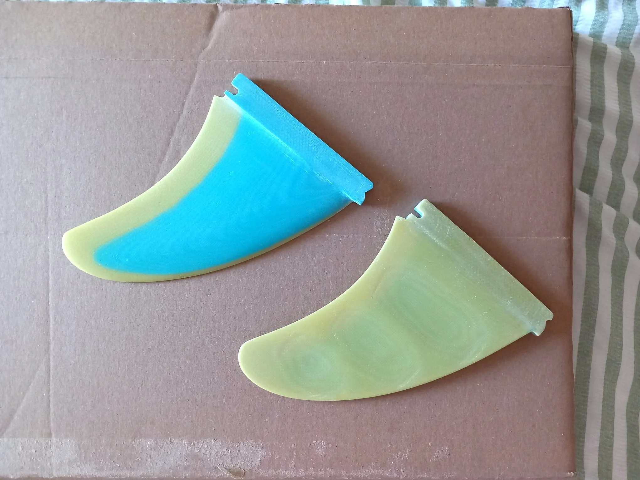 Sail twin with inside concaves